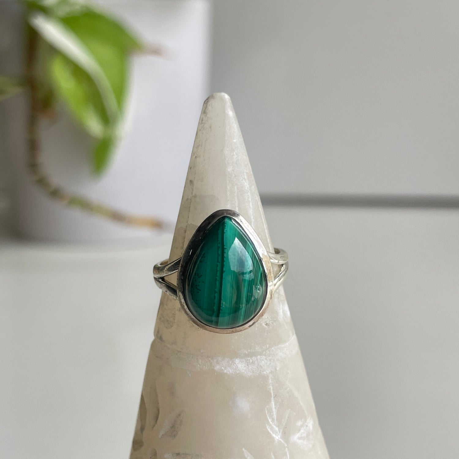 Malachite Teardrop Ring Sz7