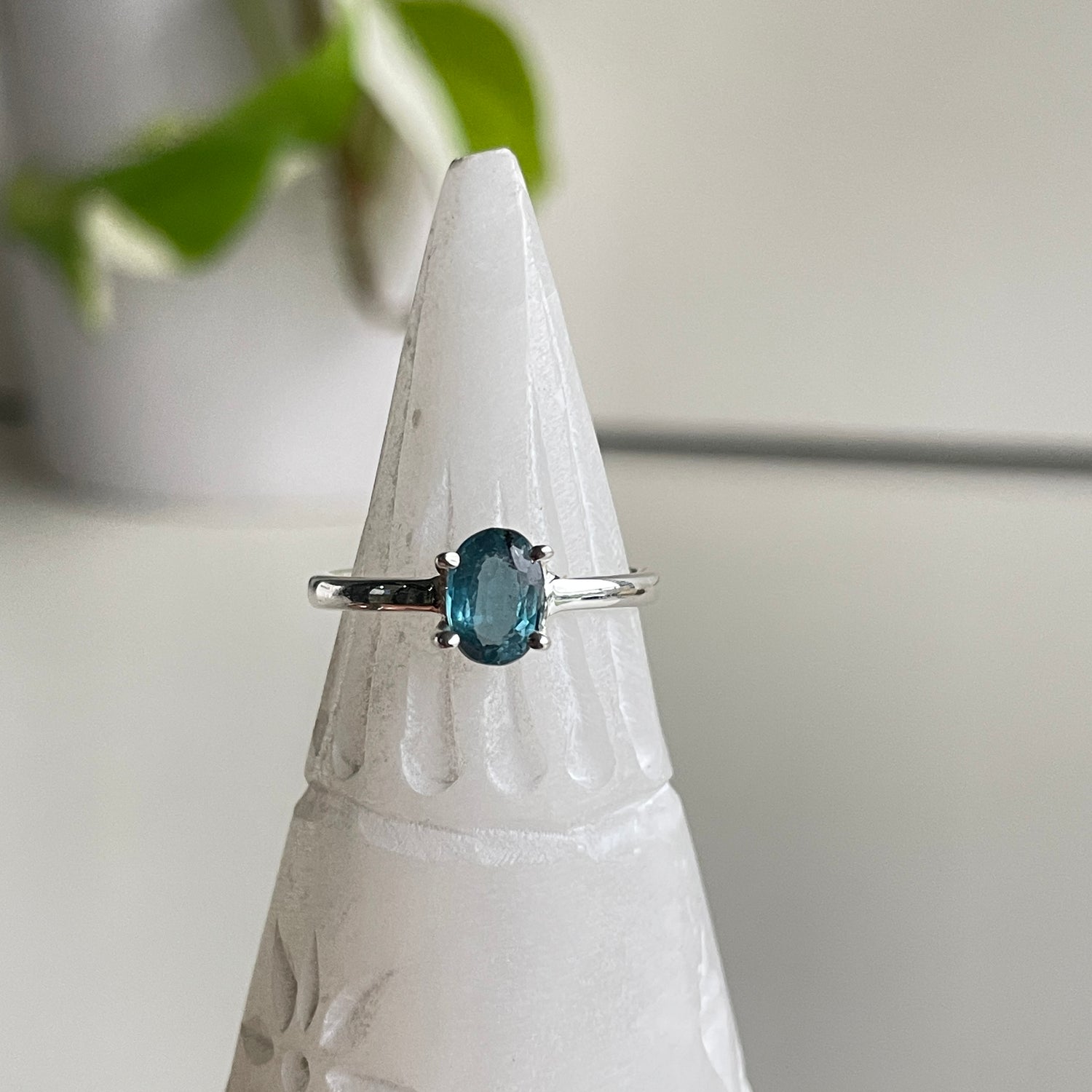Teal Blue Kyanite Oval Ring Sz7