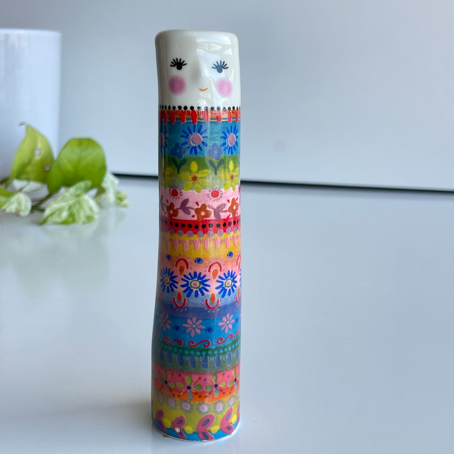 Folk Lady Bud Vase000015