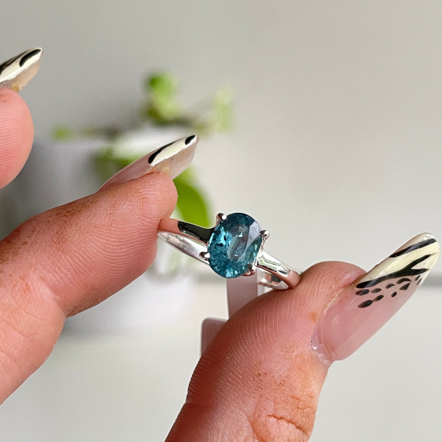 Teal Blue Kyanite Oval Ring Sz8