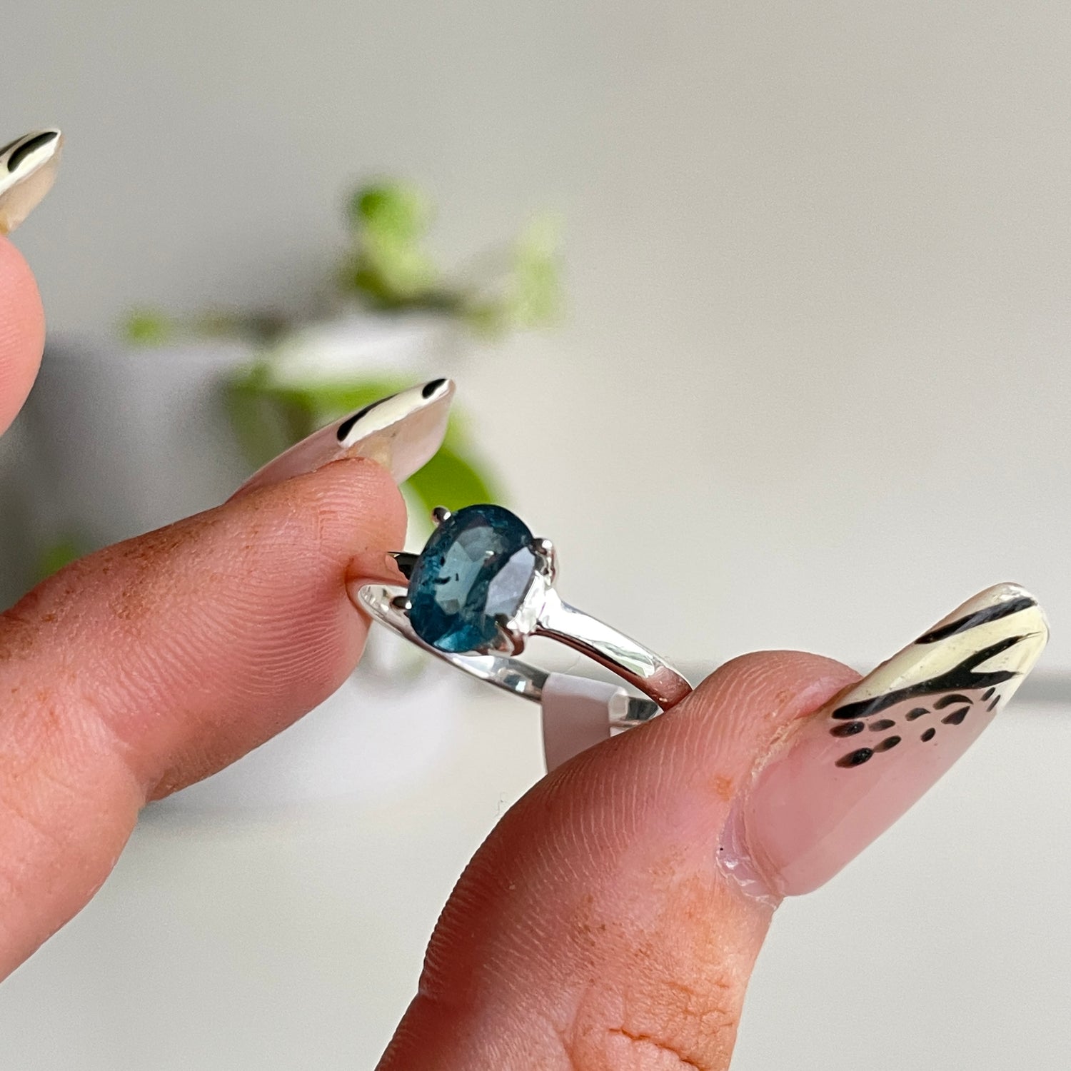 Teal Blue Kyanite Oval Ring Sz8