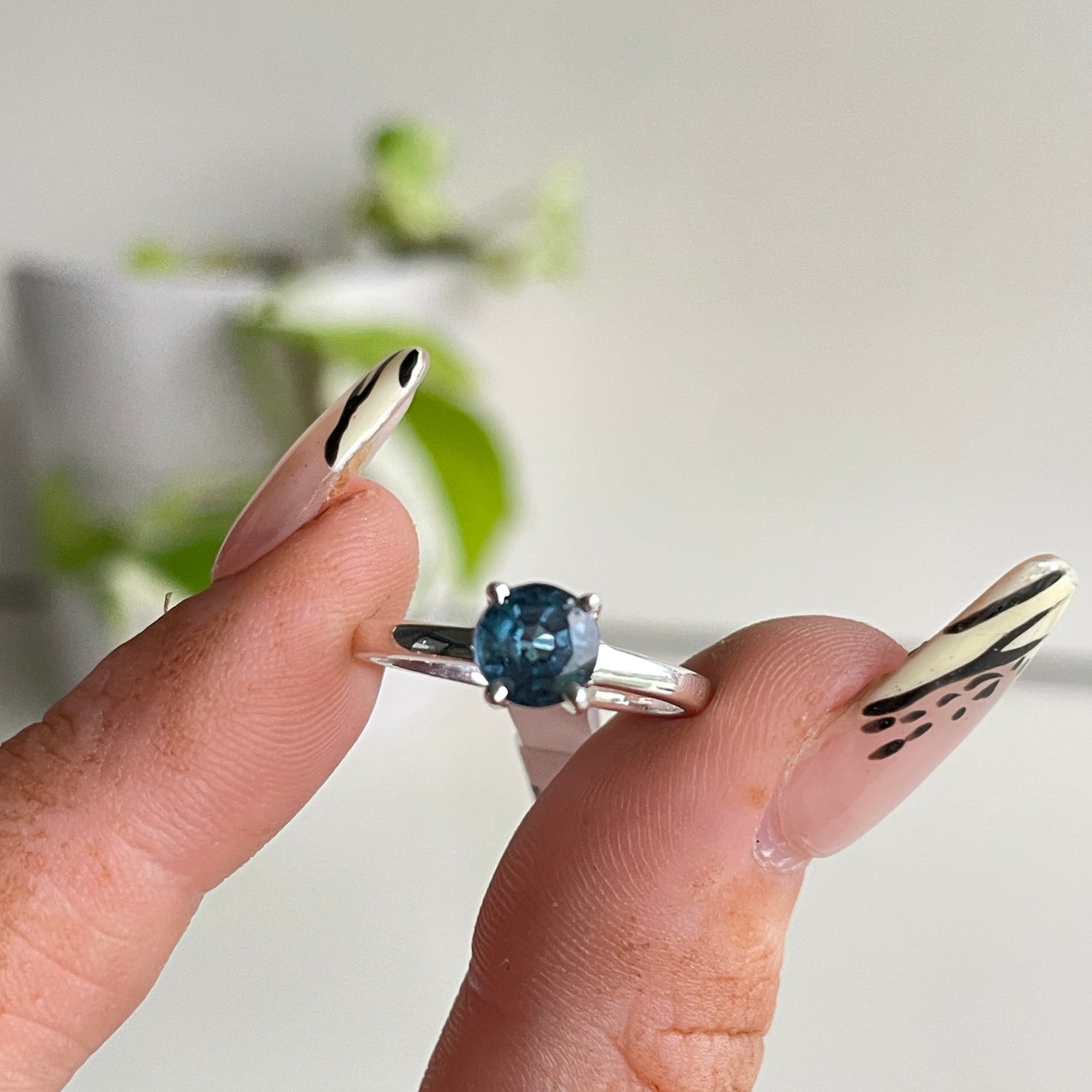 Teal Blue Kyanite Round Ring Sz6