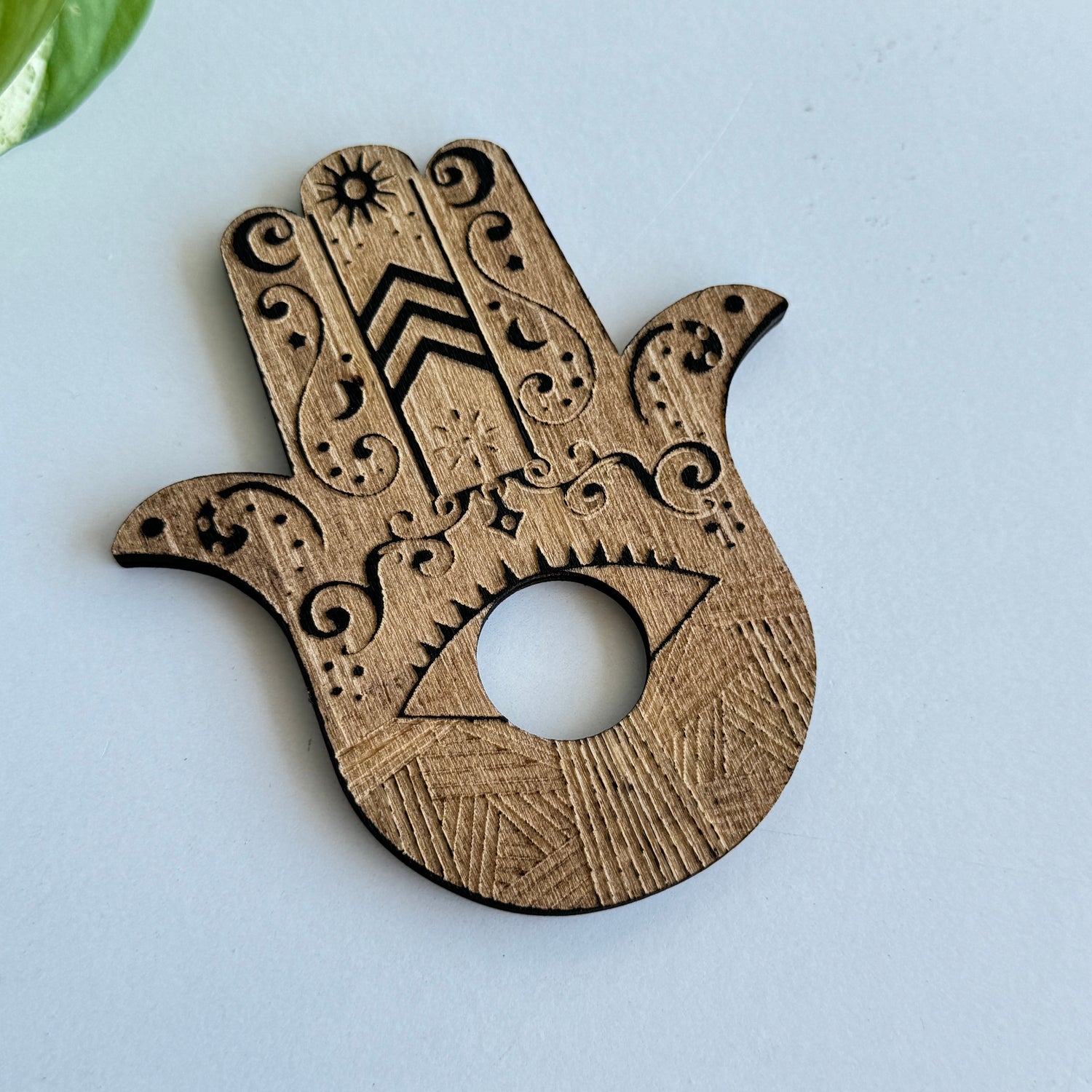 Patterned Hand Sphere Holder