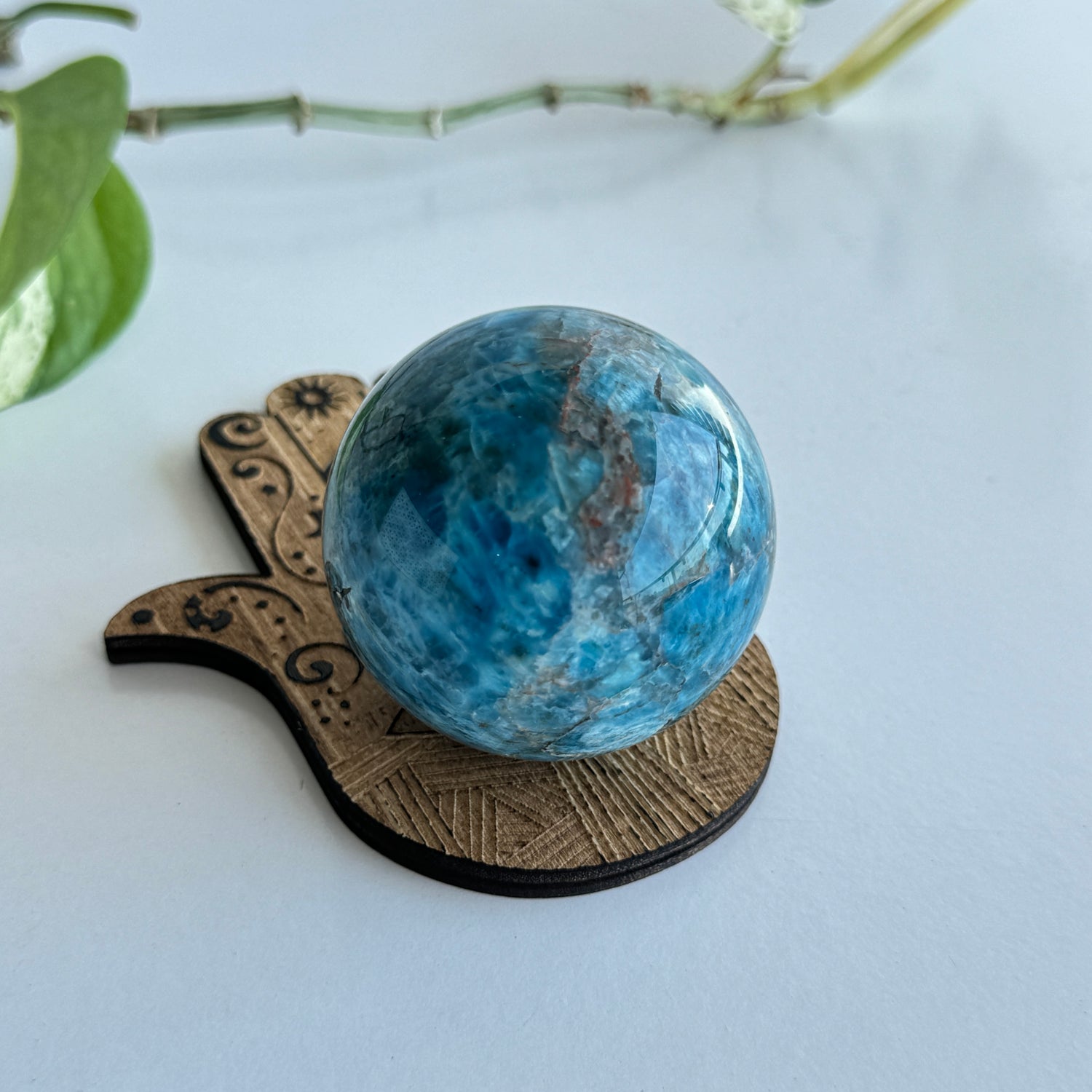 Patterned Hand Sphere Holder