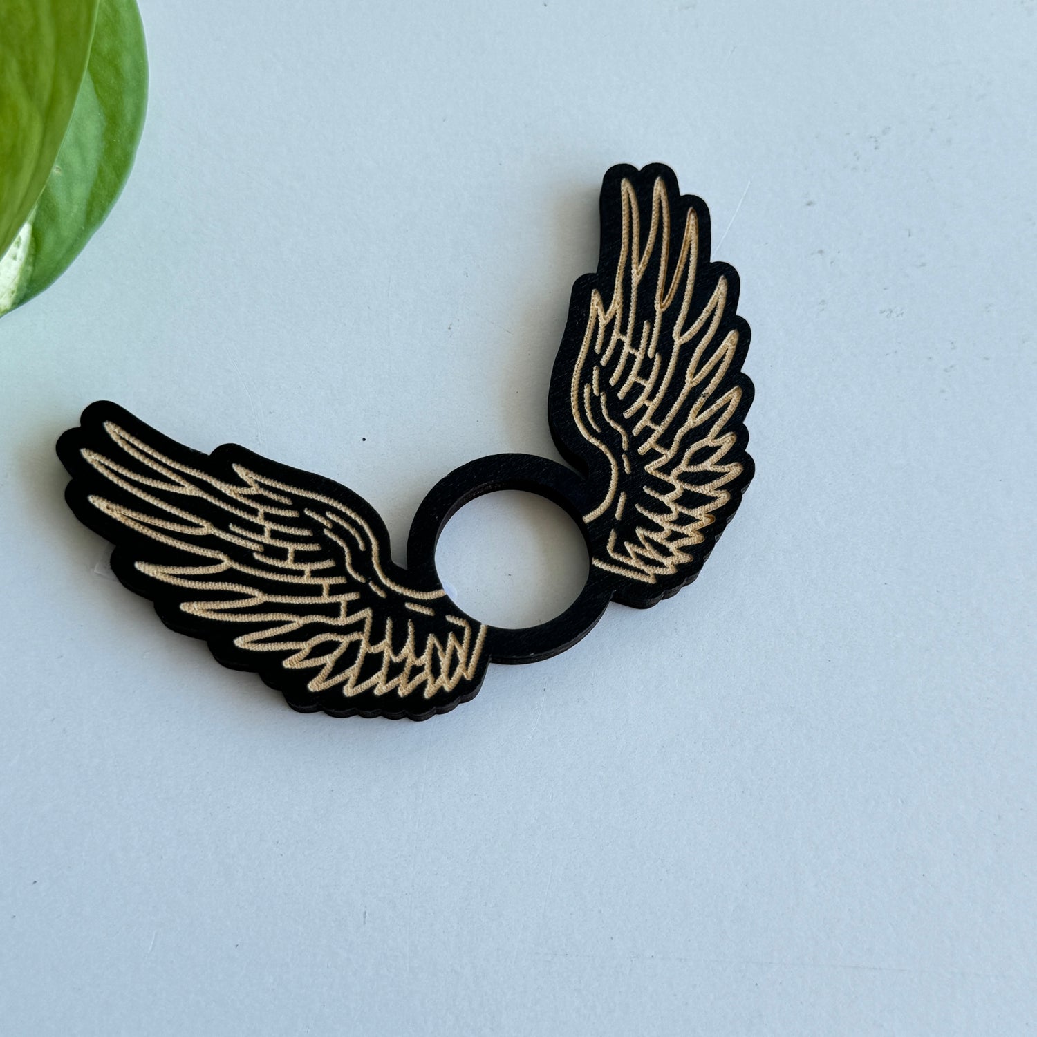 Small Wings Sphere Holder