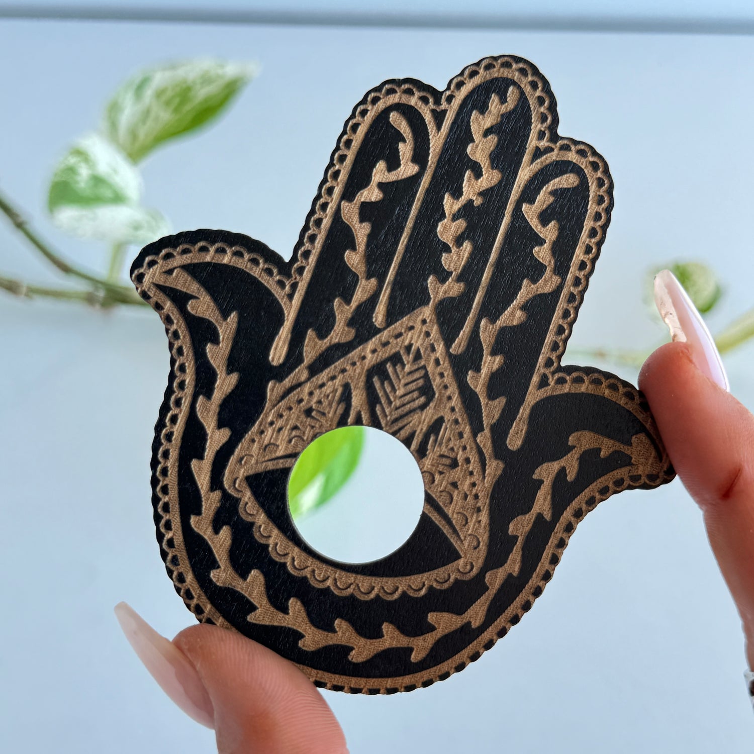 Vine Hand Sphere holder