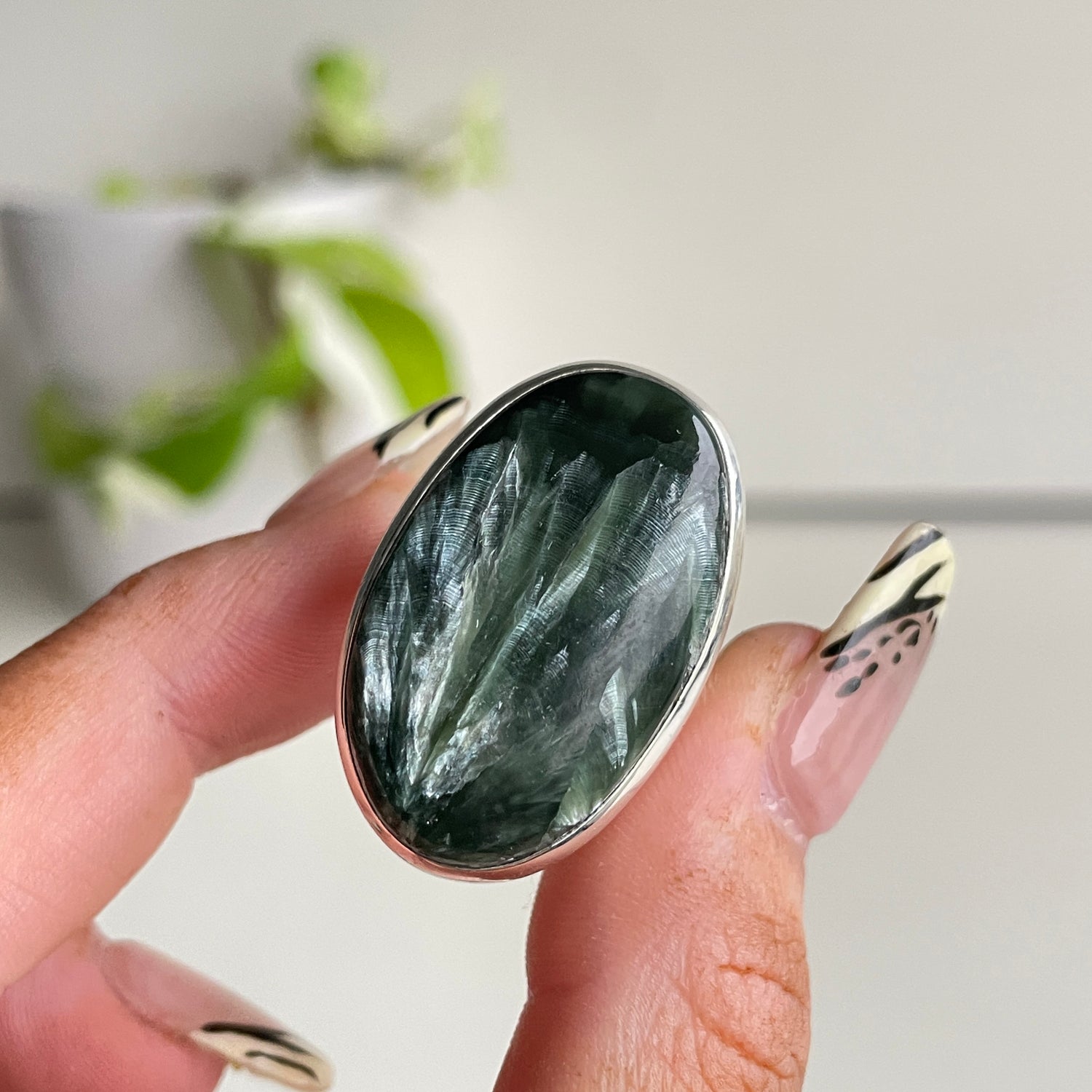 Seraphanite Oval Ring Sz9