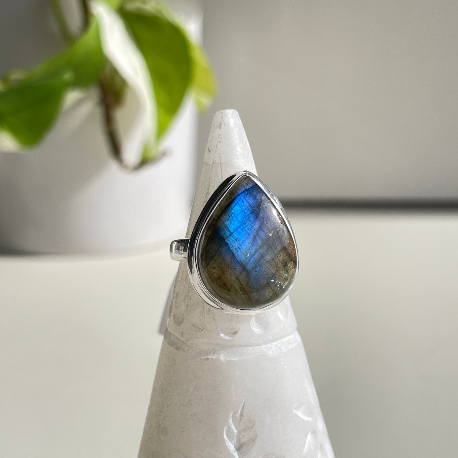 Labradorite Teardrop Ring Sz7