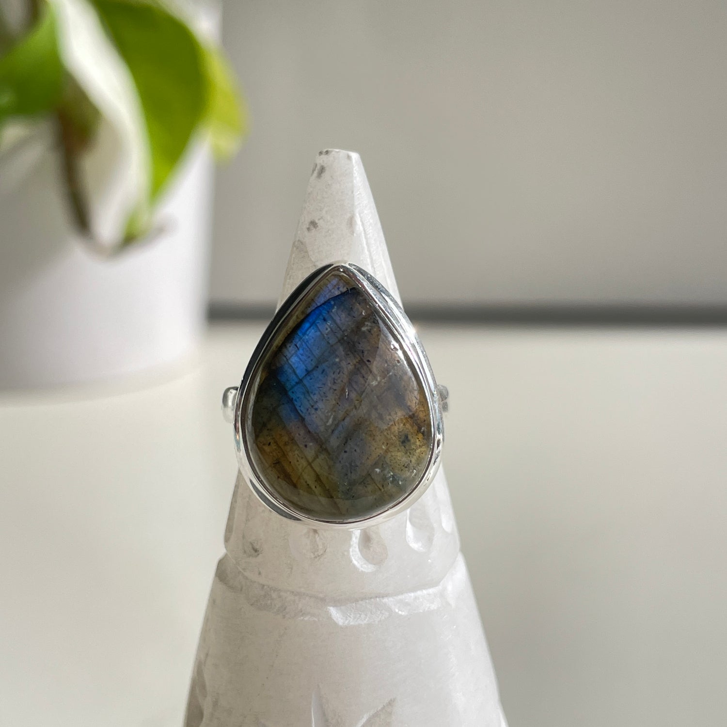 Labradorite Teardrop Ring Sz7
