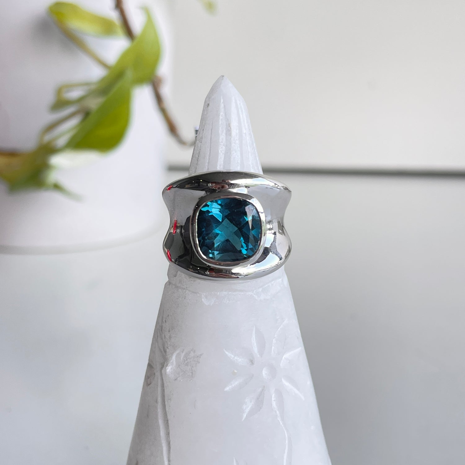 London Blue Topaz Ring Sz7