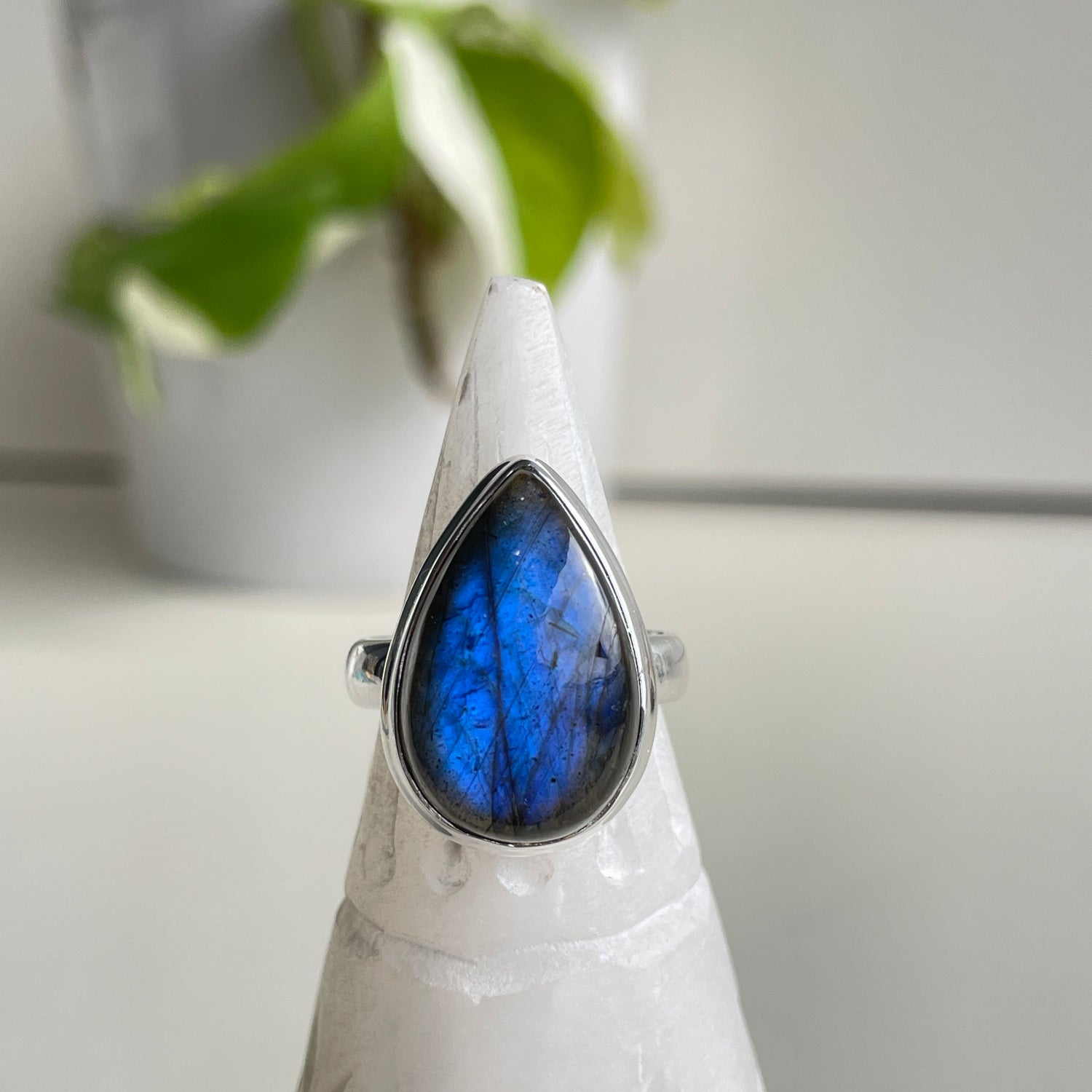 Labradorite Teardrop Ring Sz7