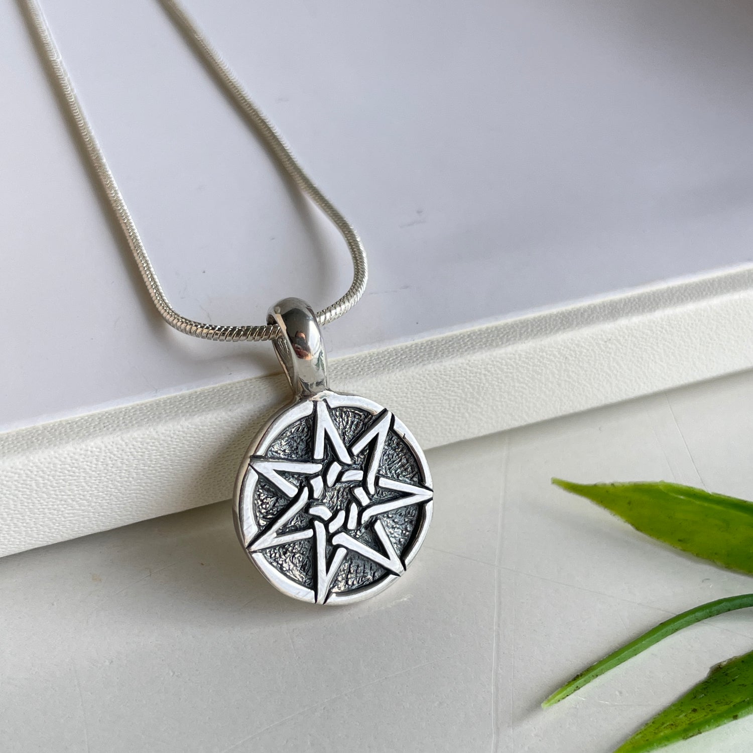 7 Point Faerie Pendant