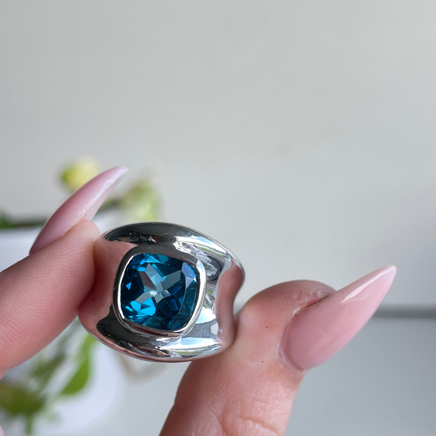 London Blue Topaz Ring Sz8.5