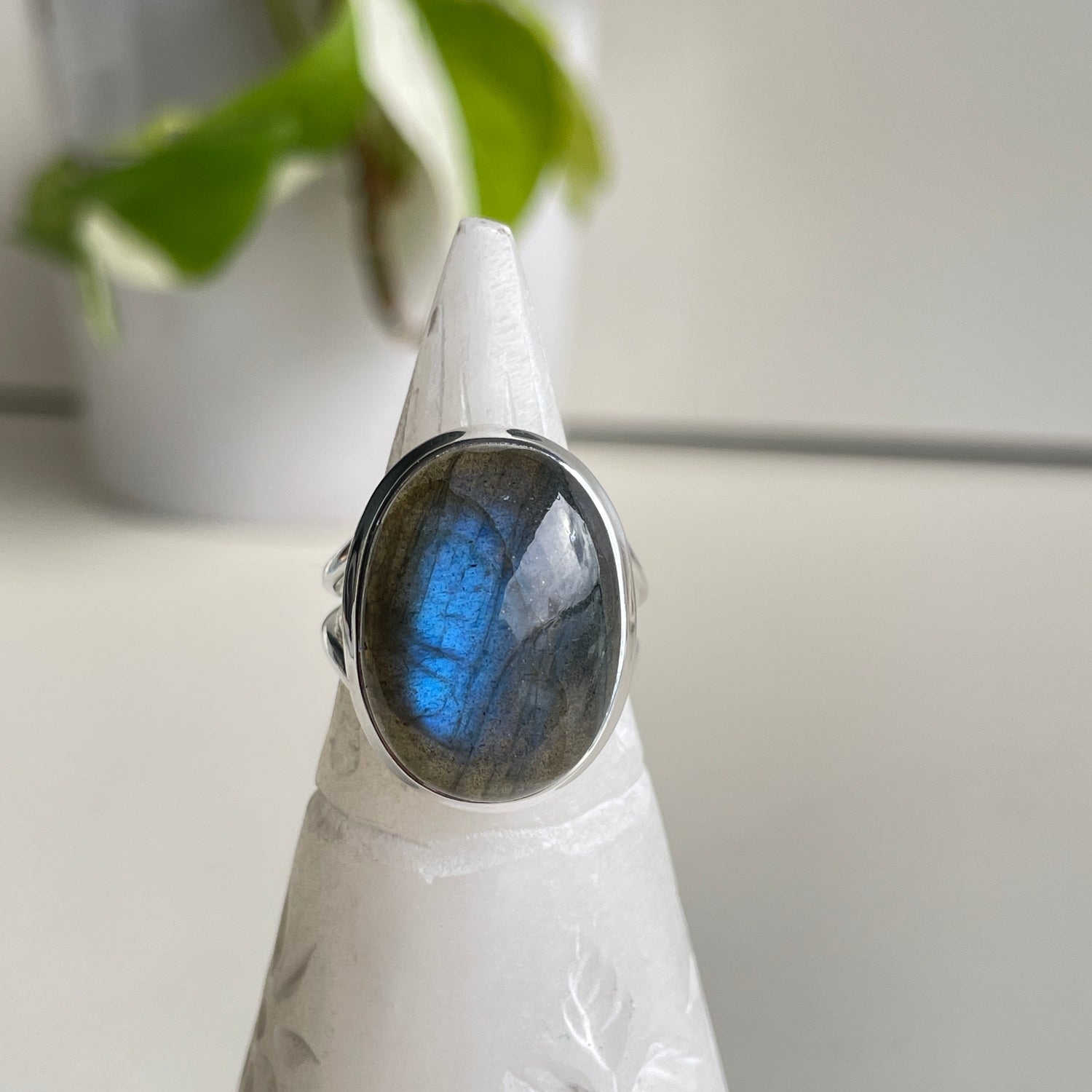 Labradorite Oval Ring Sz8
