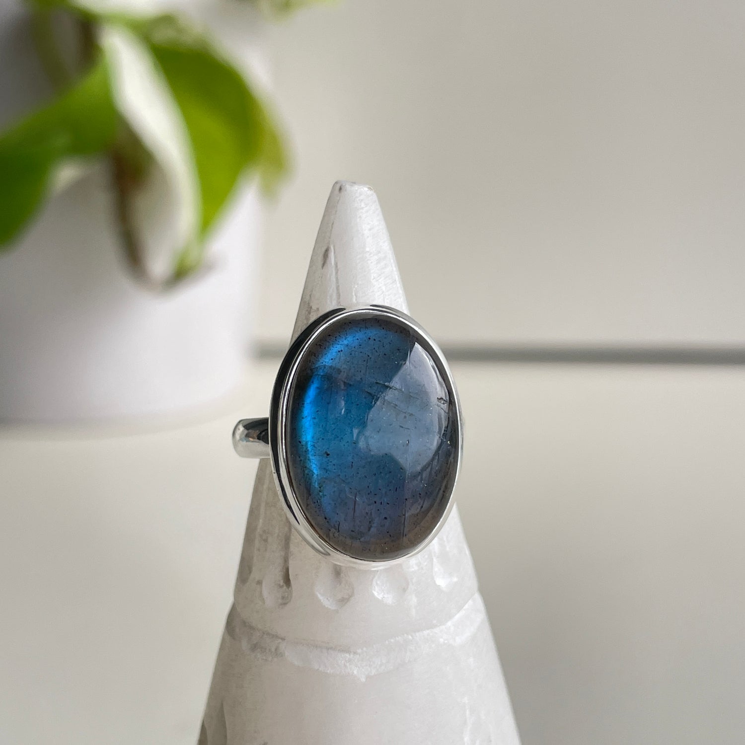 Labradorite Oval Ring Sz7