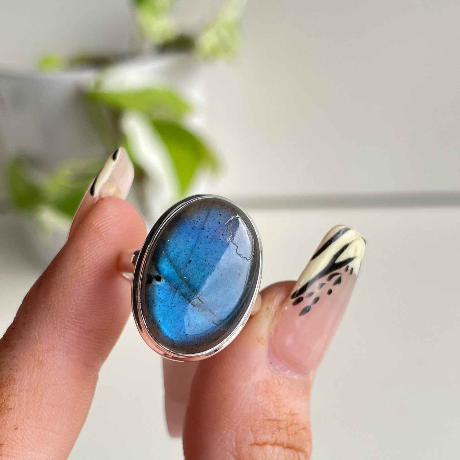 Labradorite Oval Ring Sz7