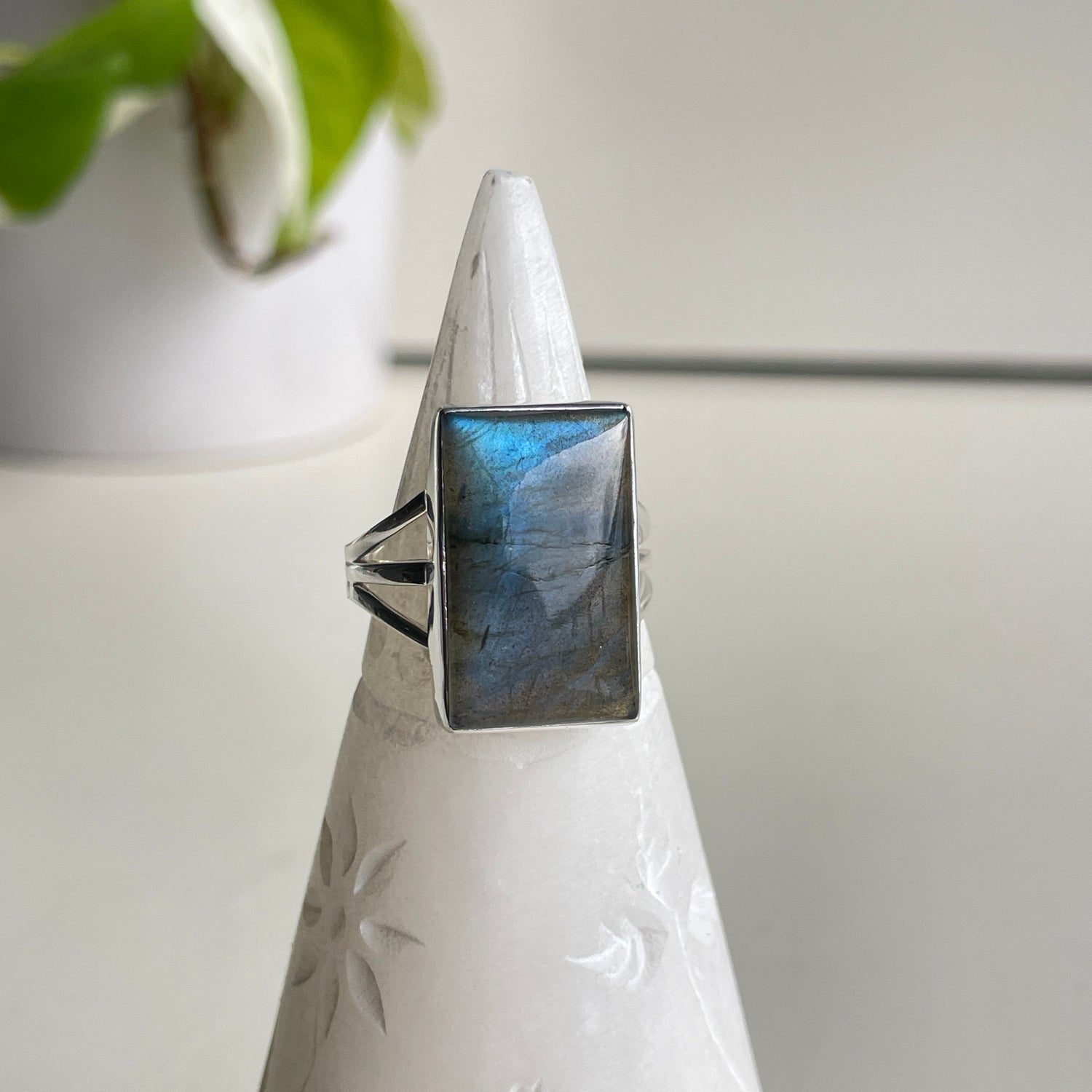 Labradorite Rectangle Ring Sz10