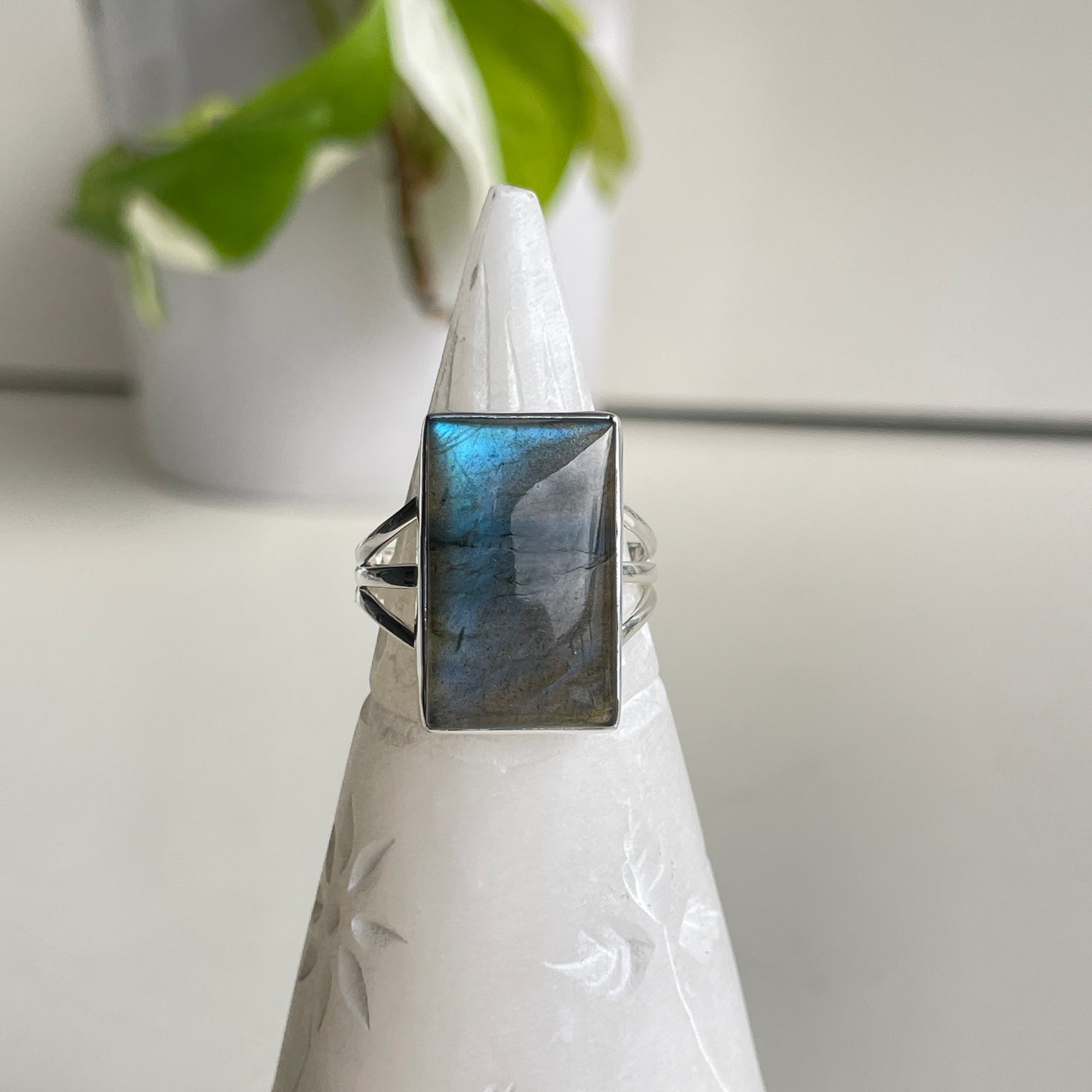 Labradorite Rectangle Ring Sz10
