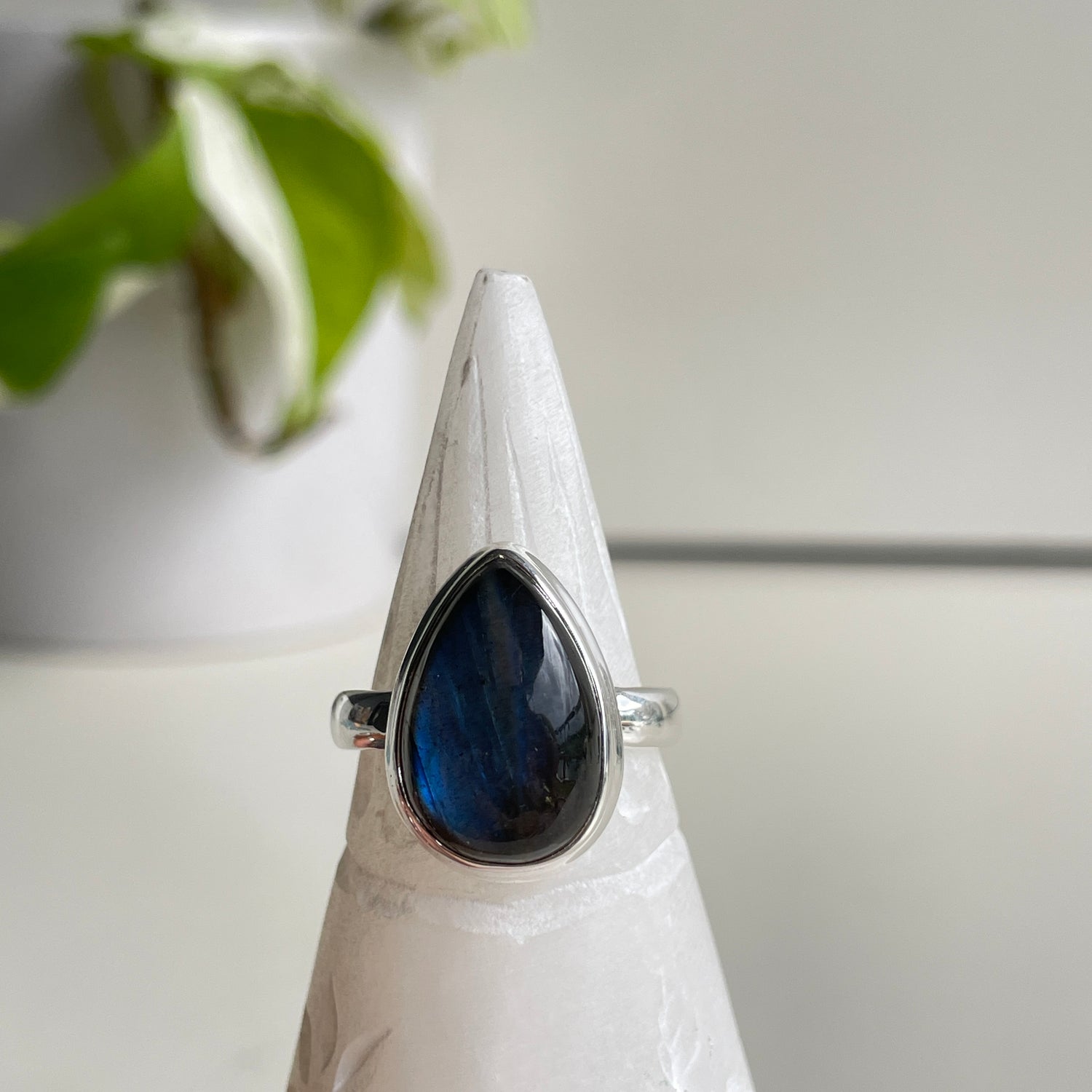Labradorite Teardrop Ring Sz10