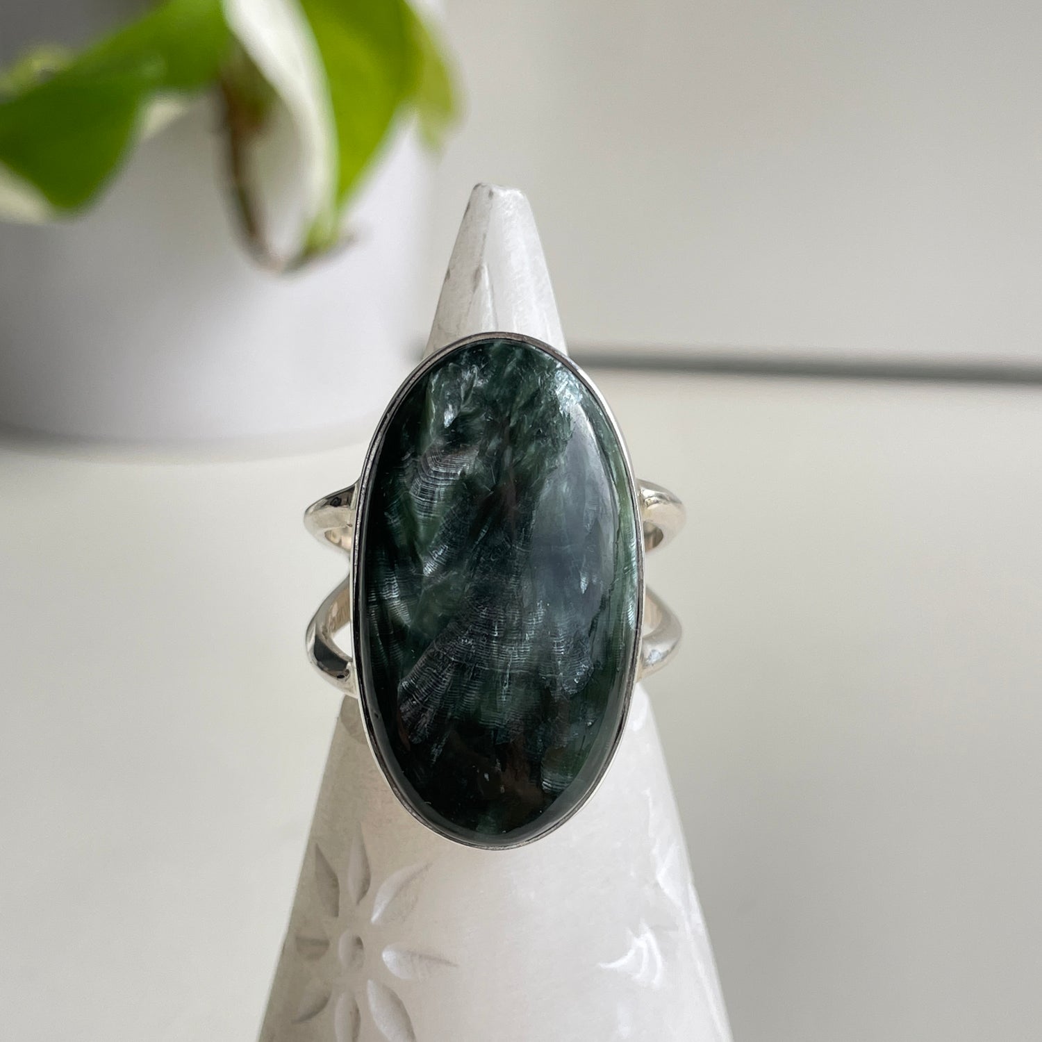 Seraphanite Oval Ring Sz11