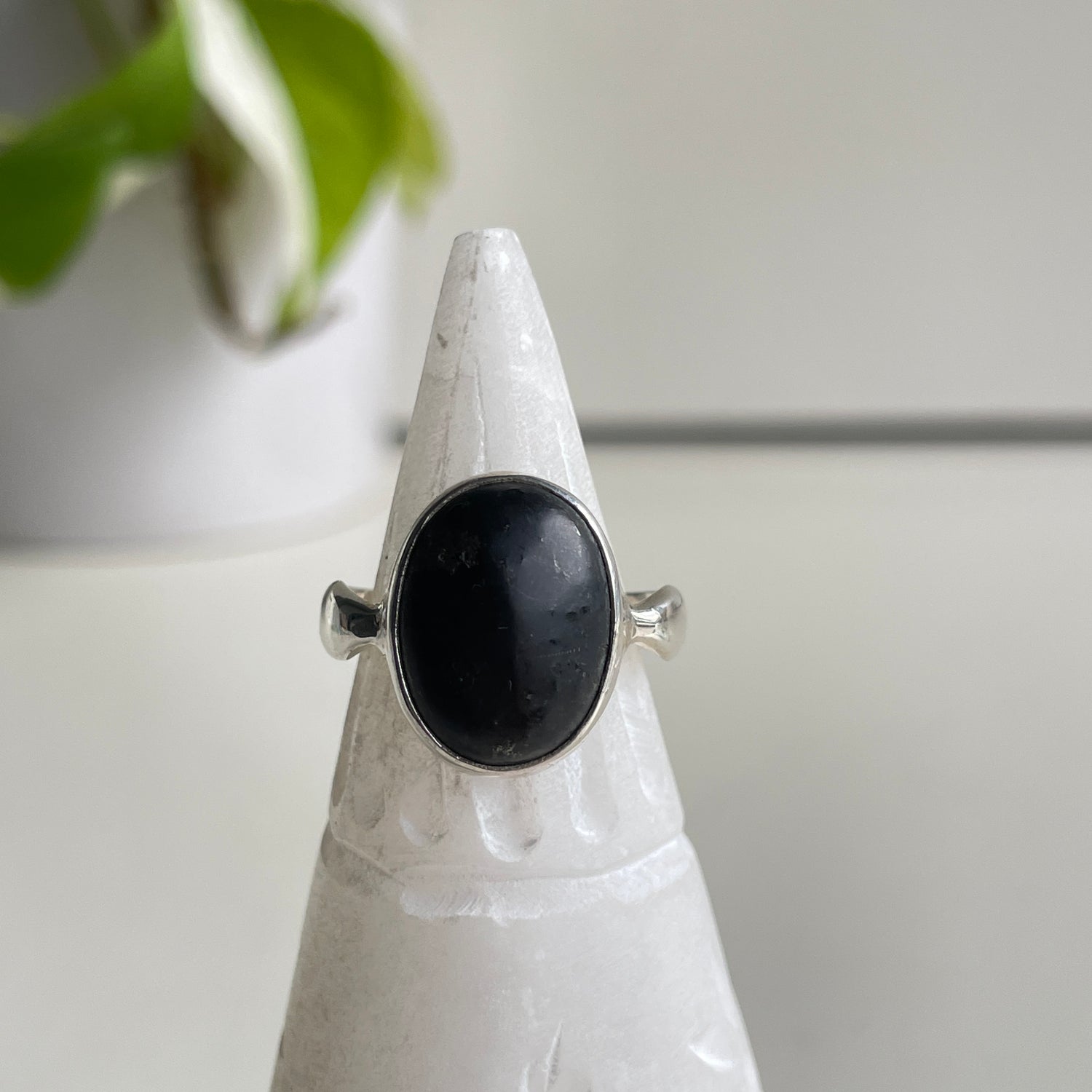 Shungite Oval Ring Sz7