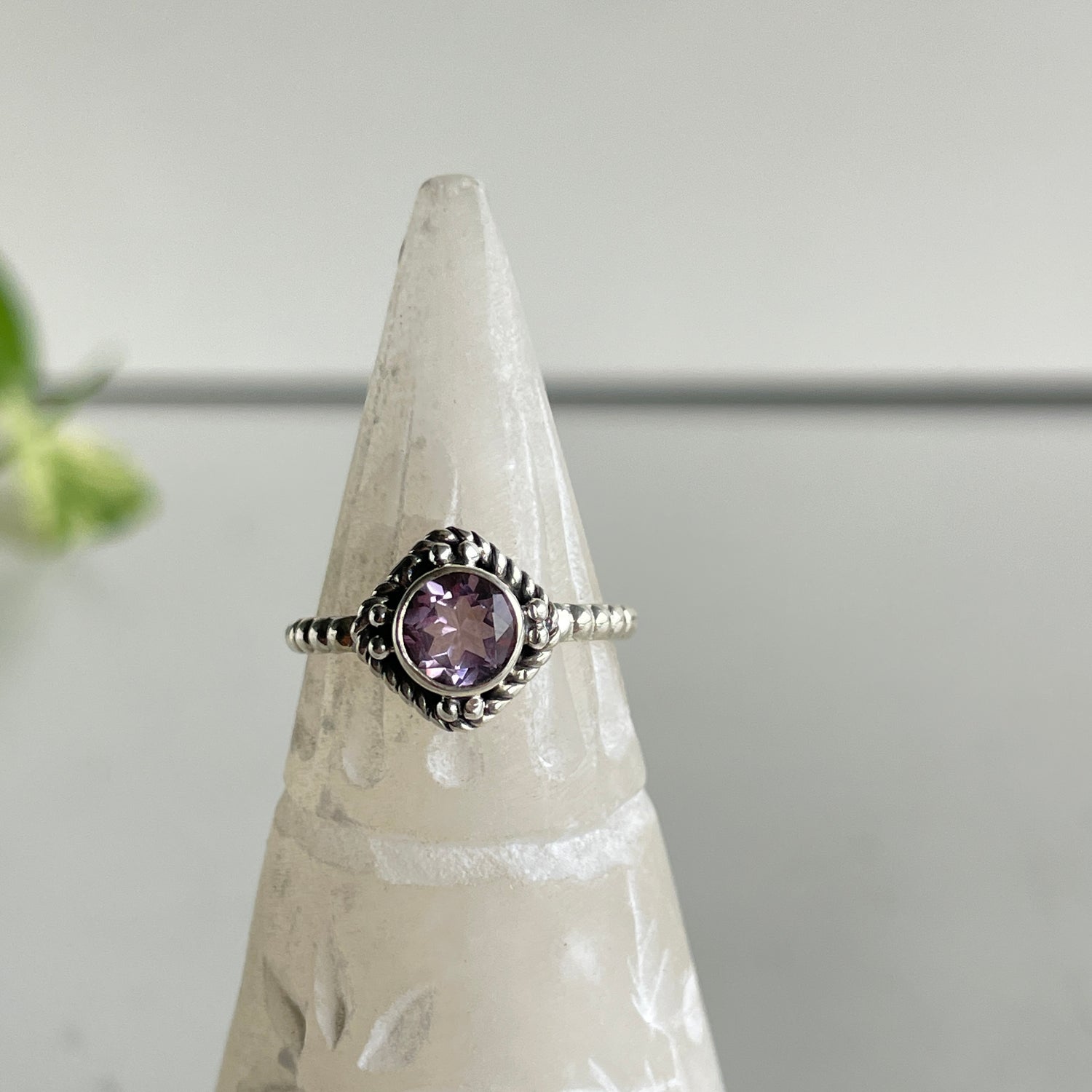 Amethyst Detailed Round Ring