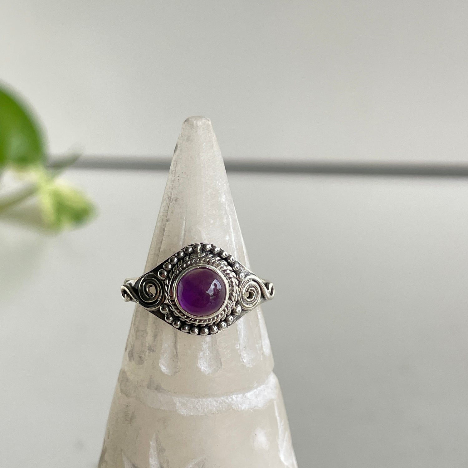 Amethyst Detailed Round Ring