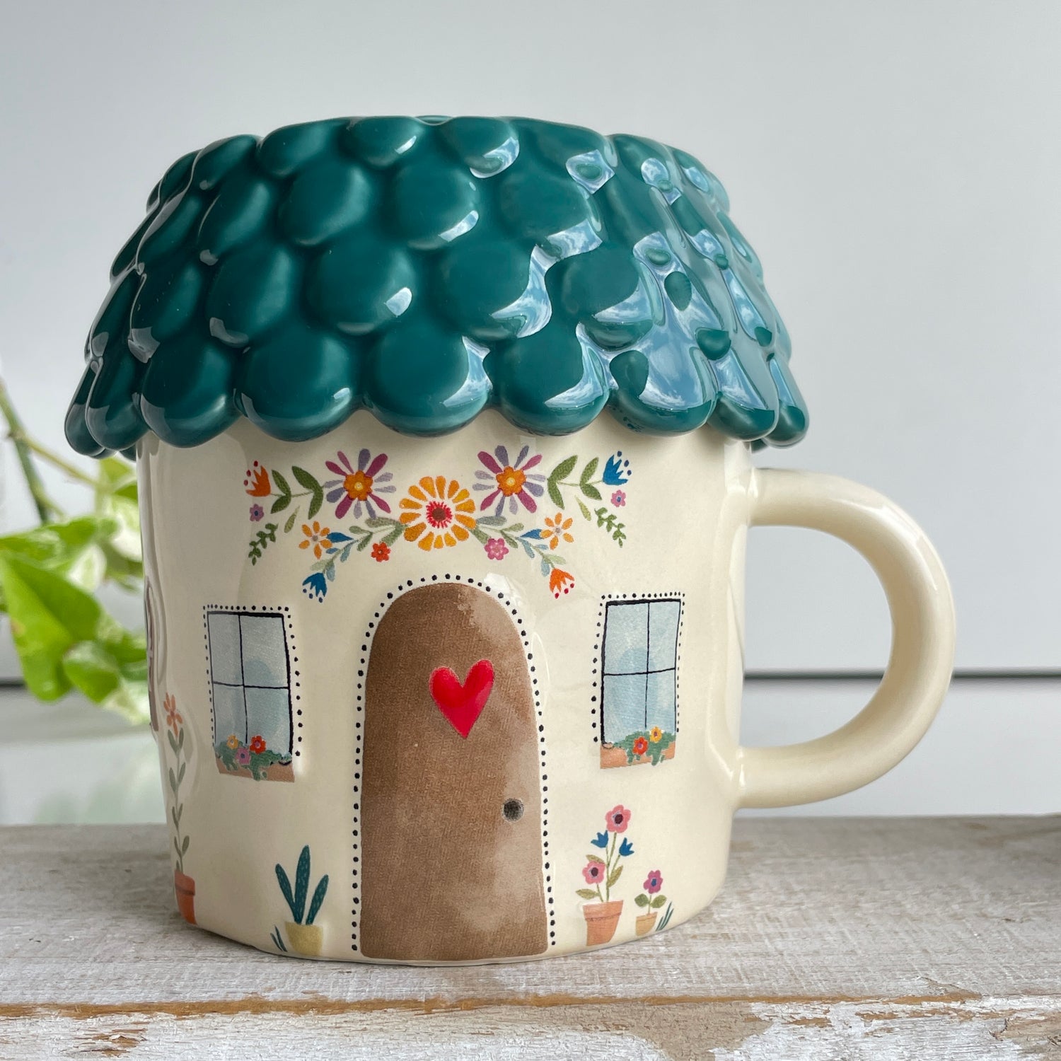 Cozy Cottage Mug With Lid  MUG000104