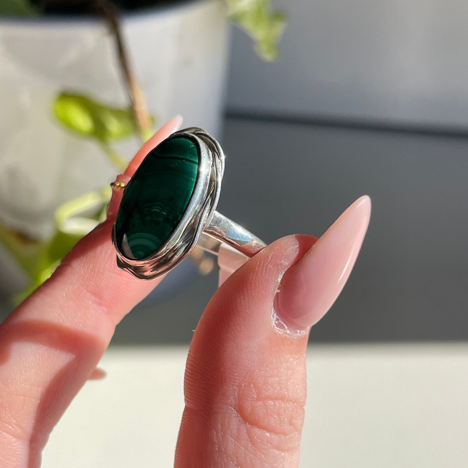 Malachite Oval Ring Sz8