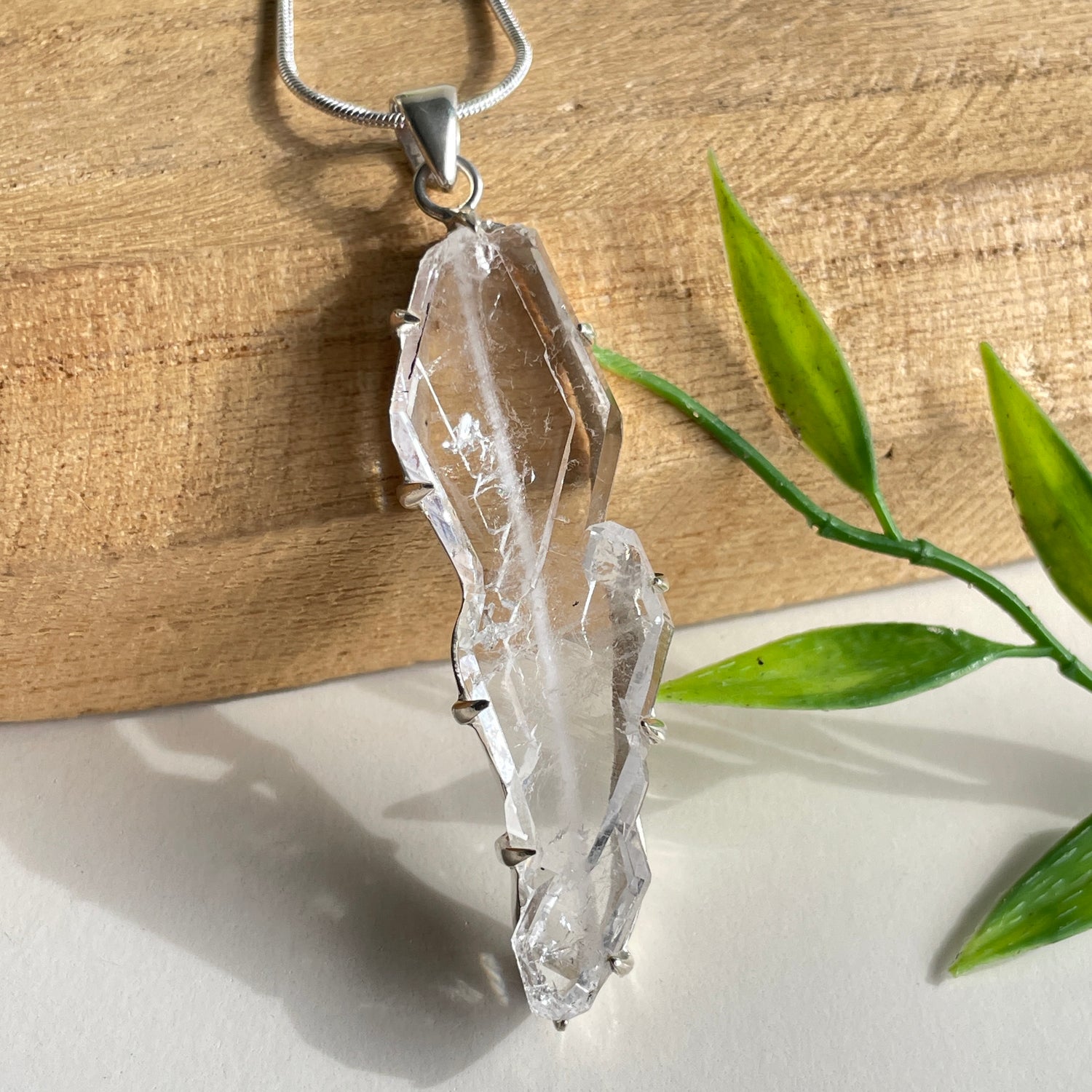 Faden Quartz Pendant