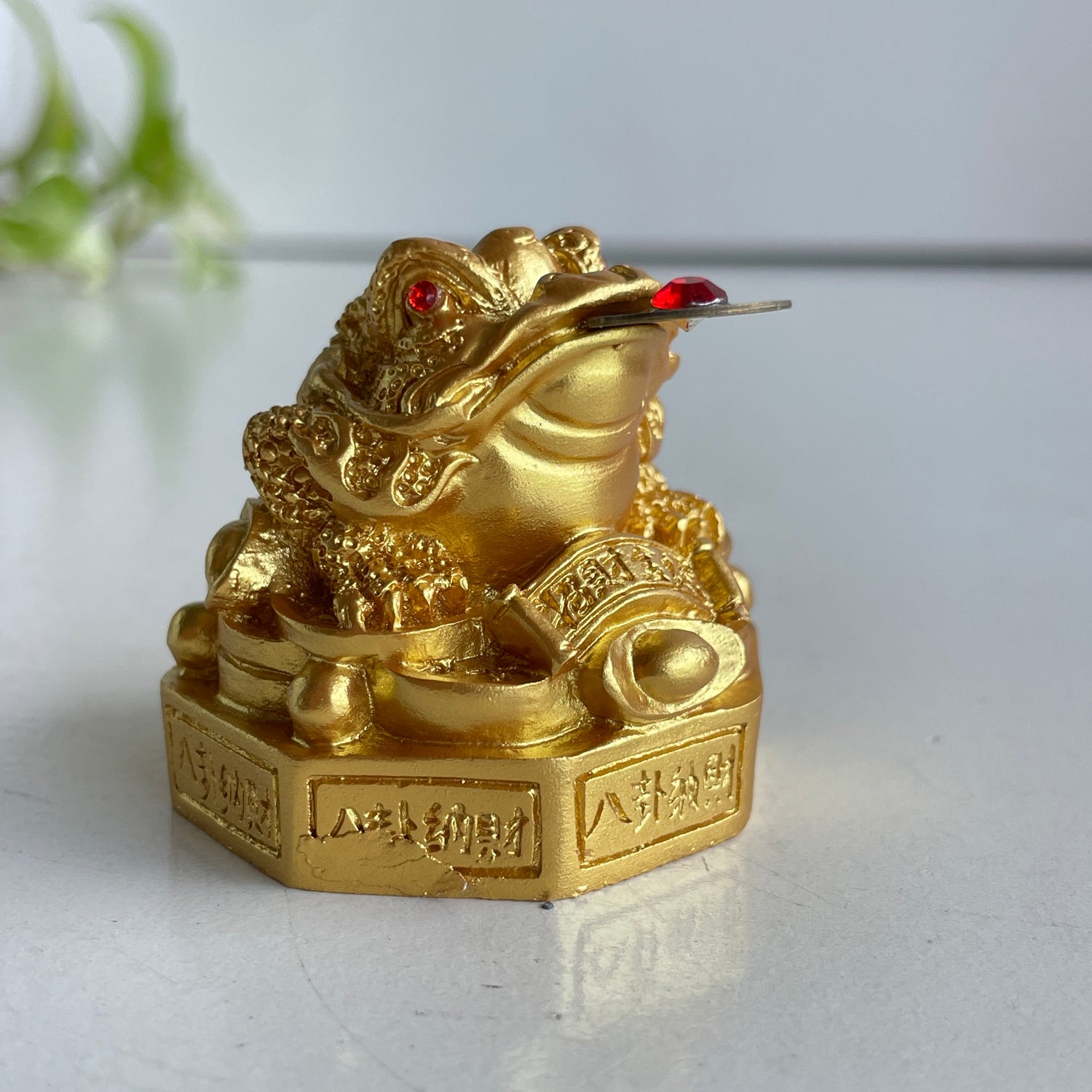 Bright Gold Money Toad Frog 4cm T2247-7