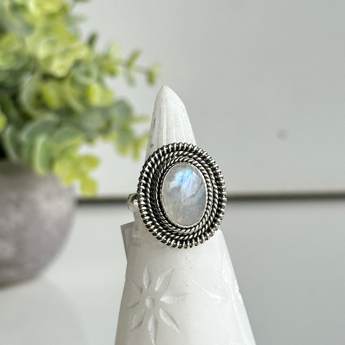 Moonstone Oval Ring Sz8
