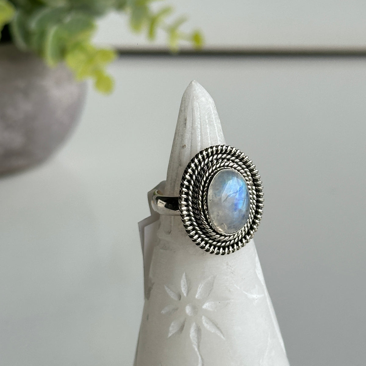 Moonstone Oval Ring Sz8