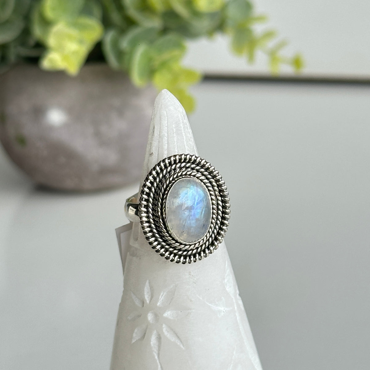 Moonstone Oval Ring Sz8