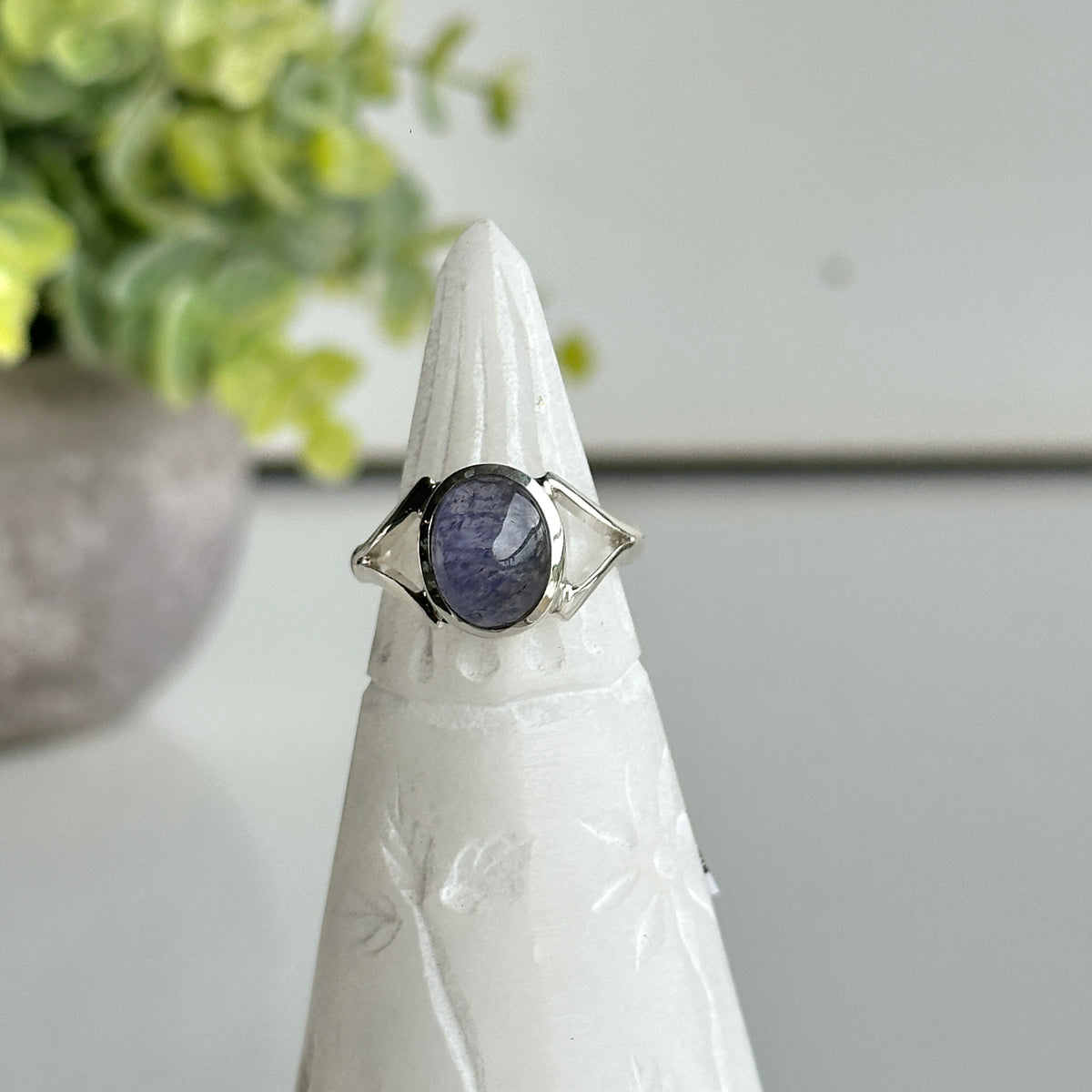 Tanzanite Oval Ring Sz9