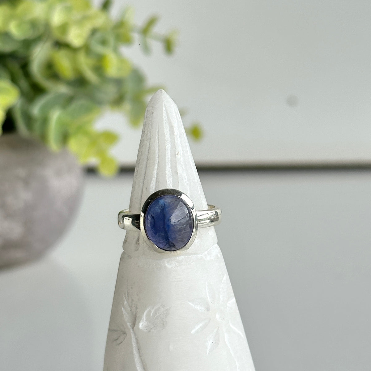 Tanzanite Oval Ring Sz9