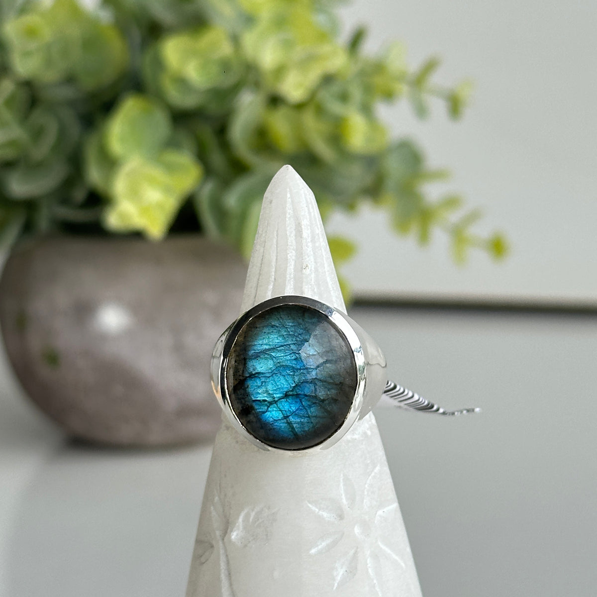 Labradorite Oval Ring Sz10