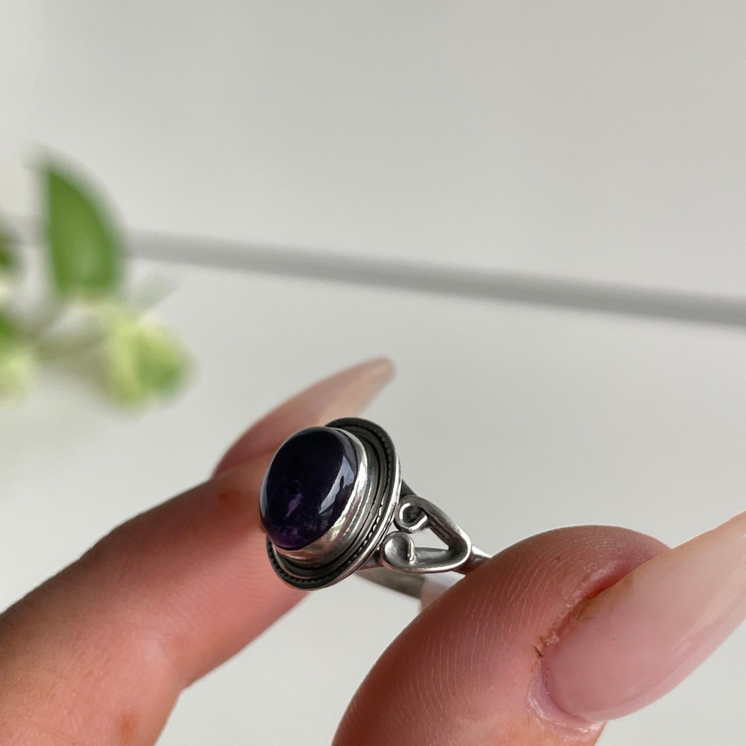 Amethyst Detailed Oval Ring