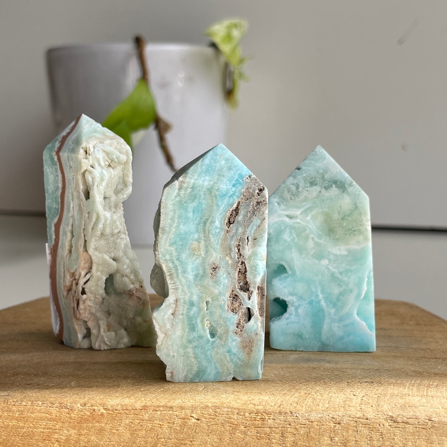 Aragonite Obelisk Med