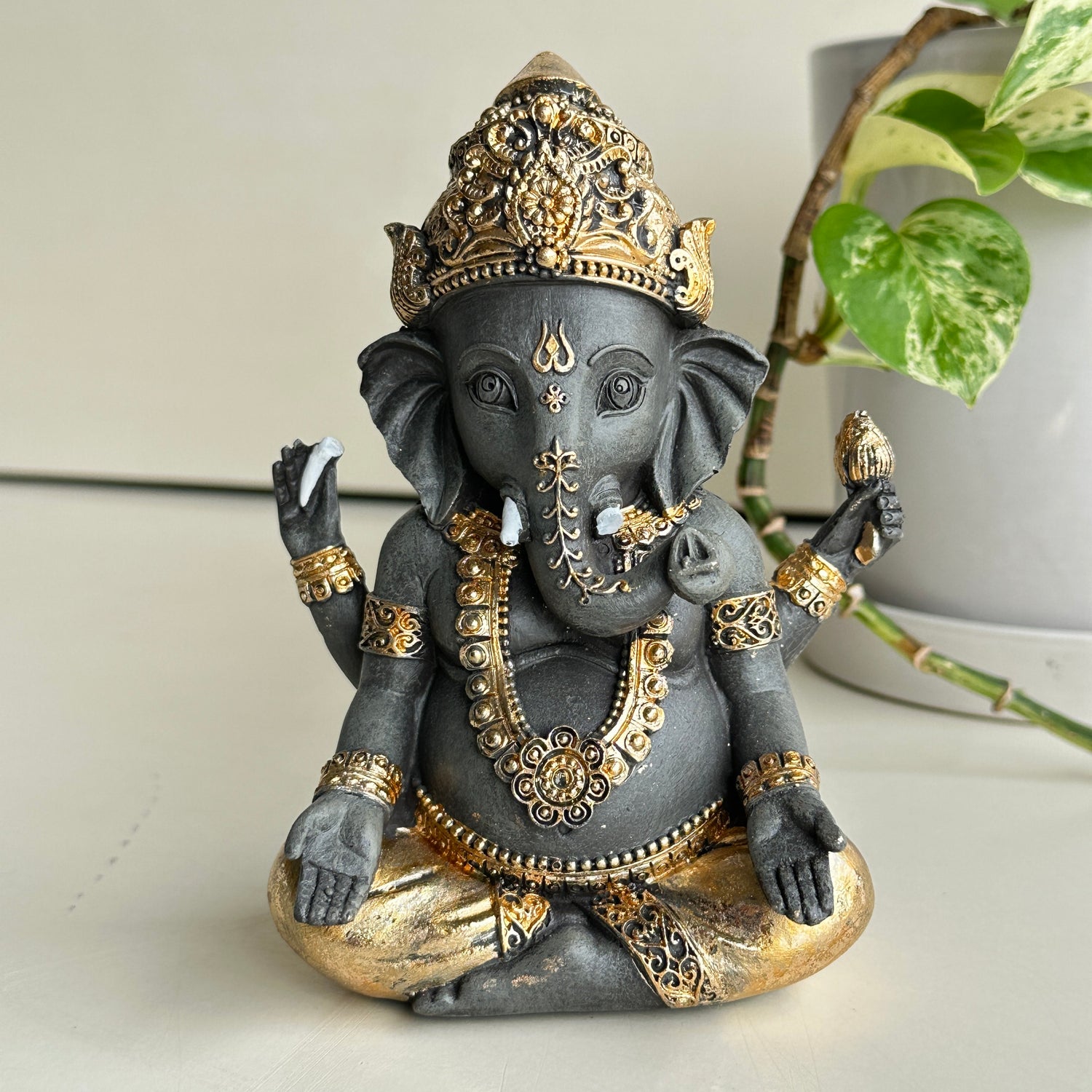 Ganesh 15cm Sitting Gold Black GANBGSIT