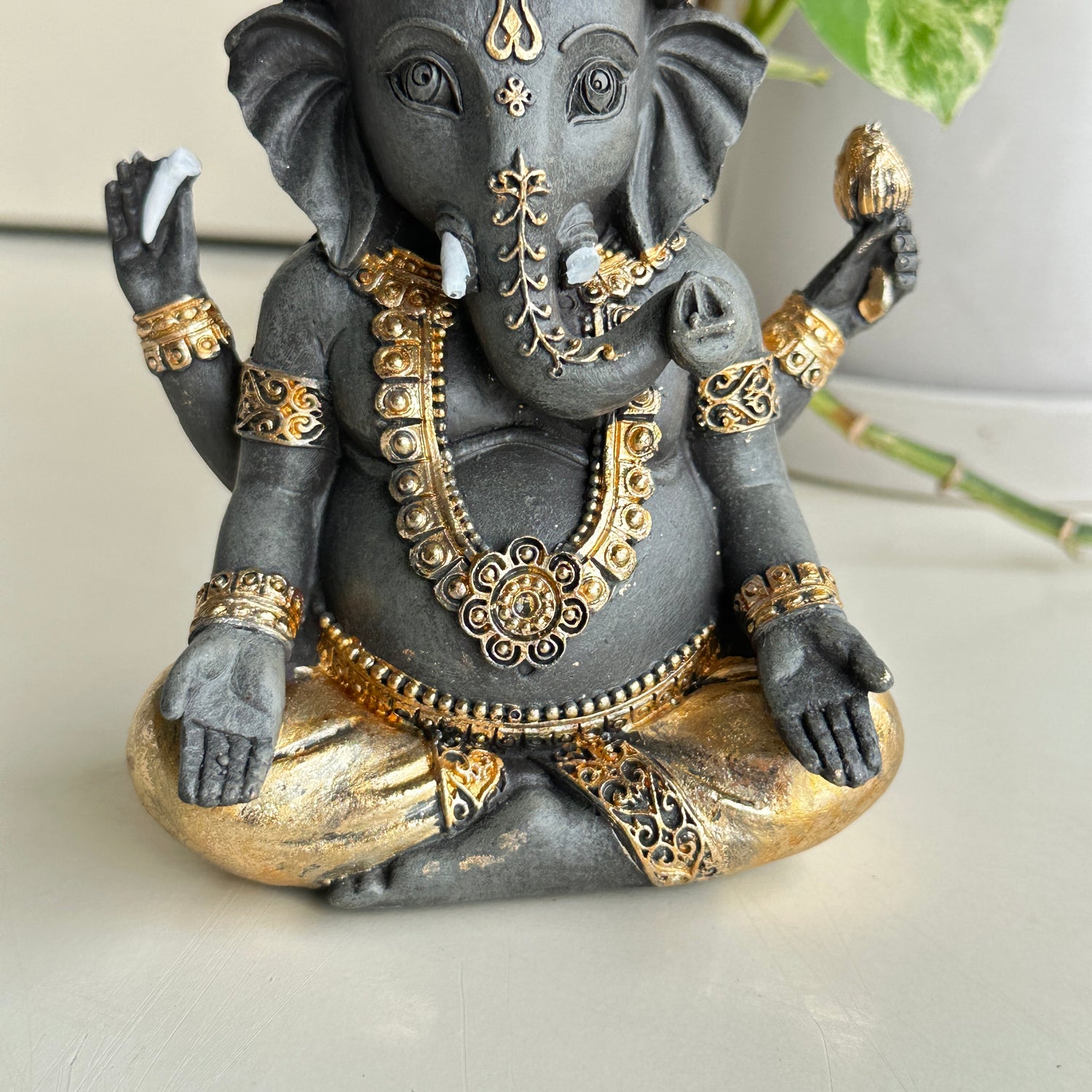 Ganesh 15cm Sitting Gold Black GANBGSIT