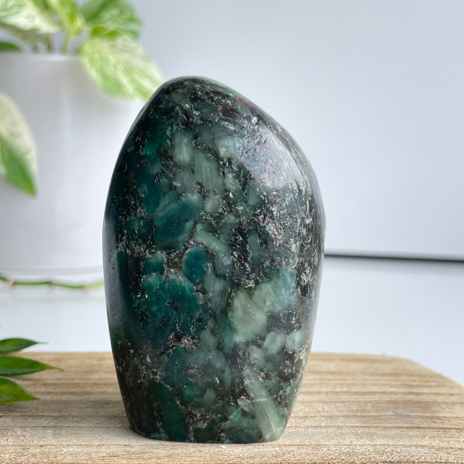 Emerald Mica 'Mutokolite' Freeform 8cm