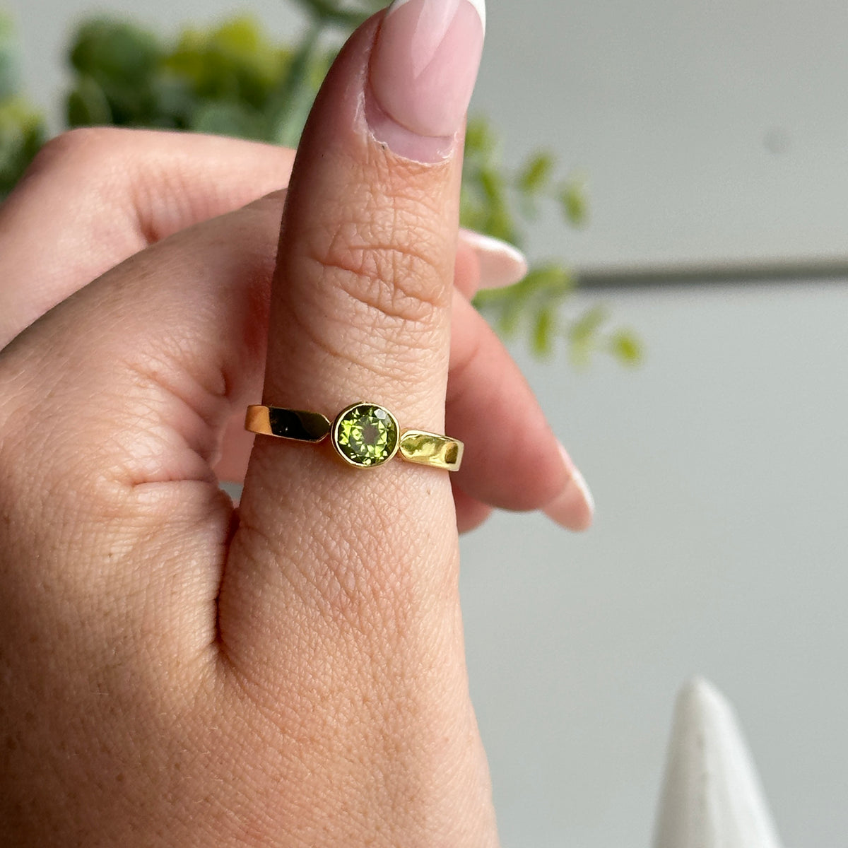 Gold Plated Peridot Round Ring Sz9