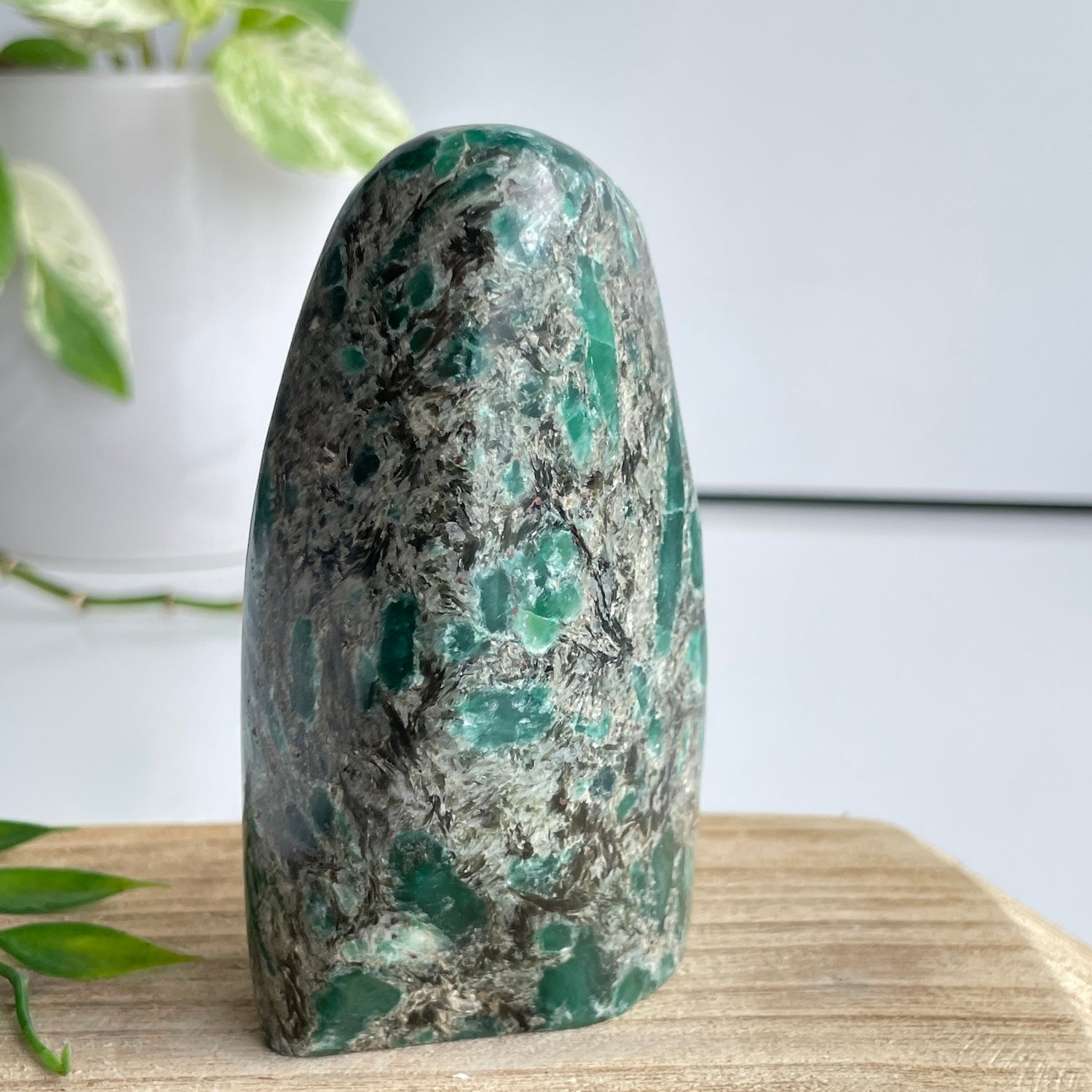 Emerald Mica 'Mutokolite' Freeform 9.7cm