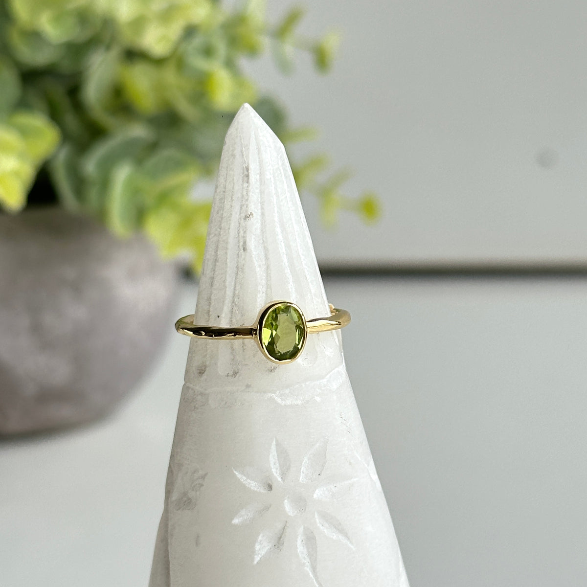 Gold Plated Peridot Oval Ring Sz8
