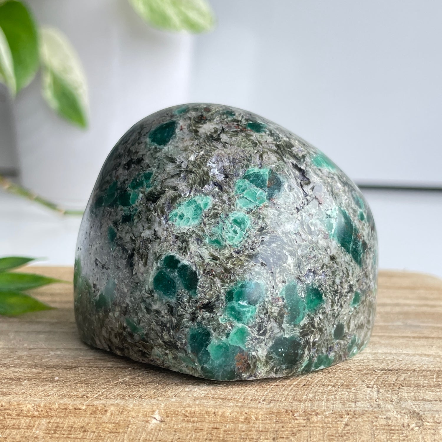 Emerald Mica 'Mutokolite' Freeform 5.2cm