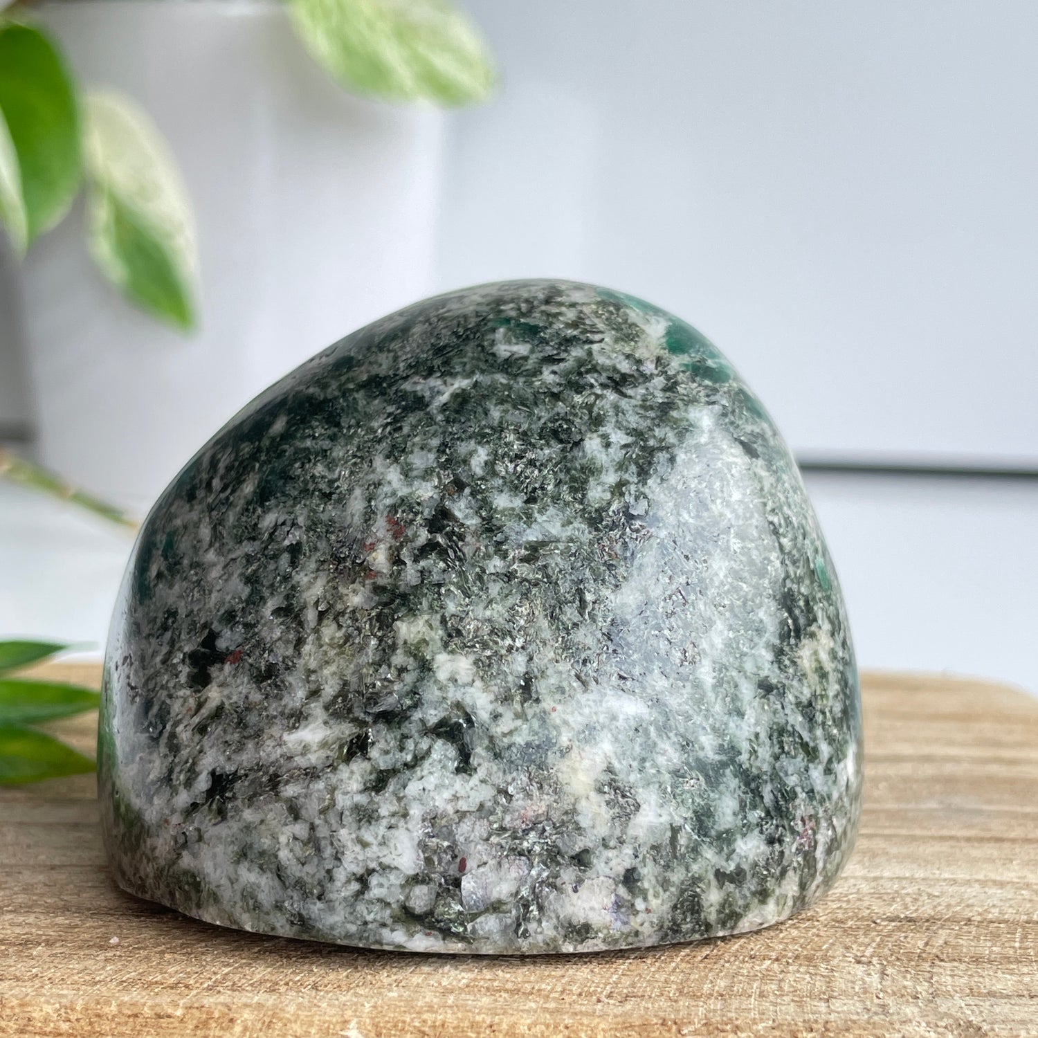 Emerald Mica 'Mutokolite' Freeform 5.2cm