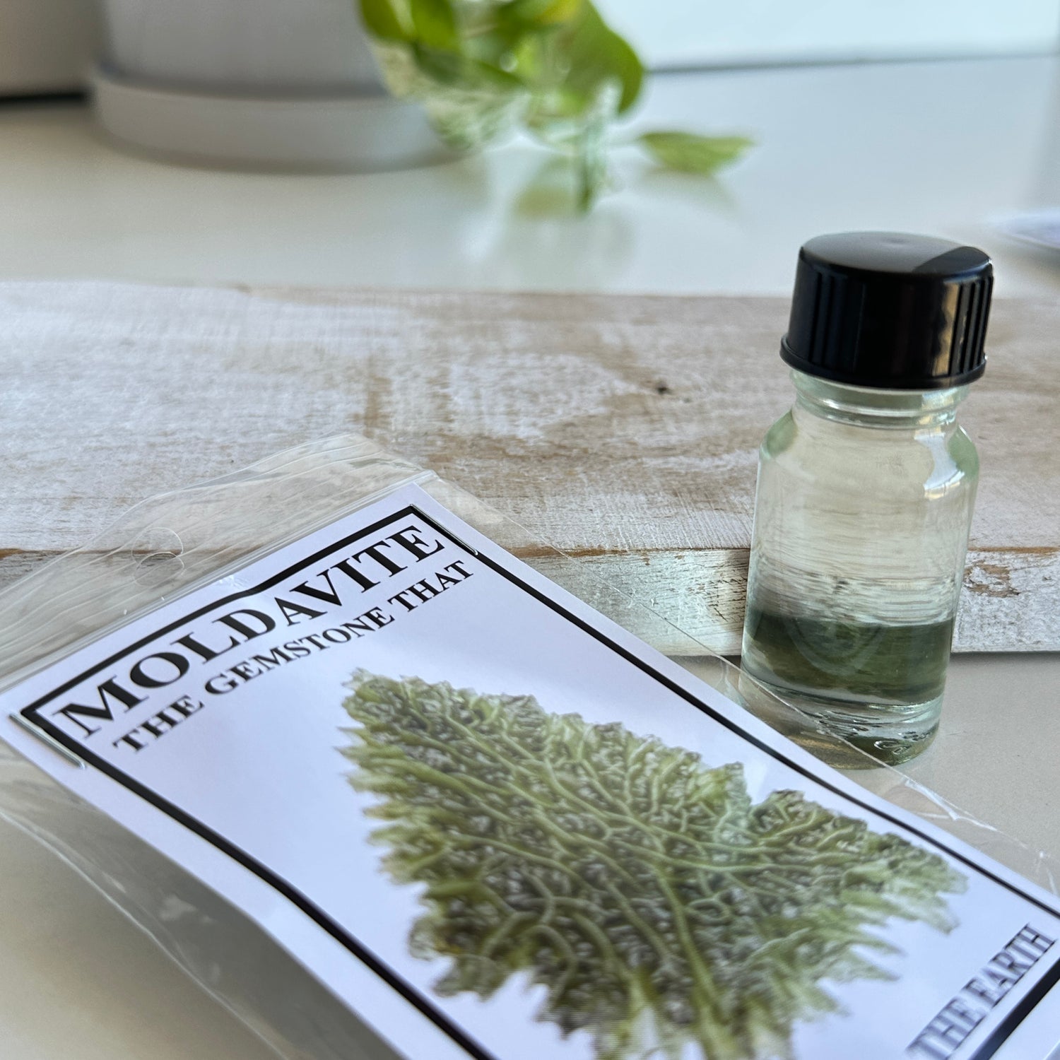 Moldavite Perfume Oil 10ml With Moldavite Pc