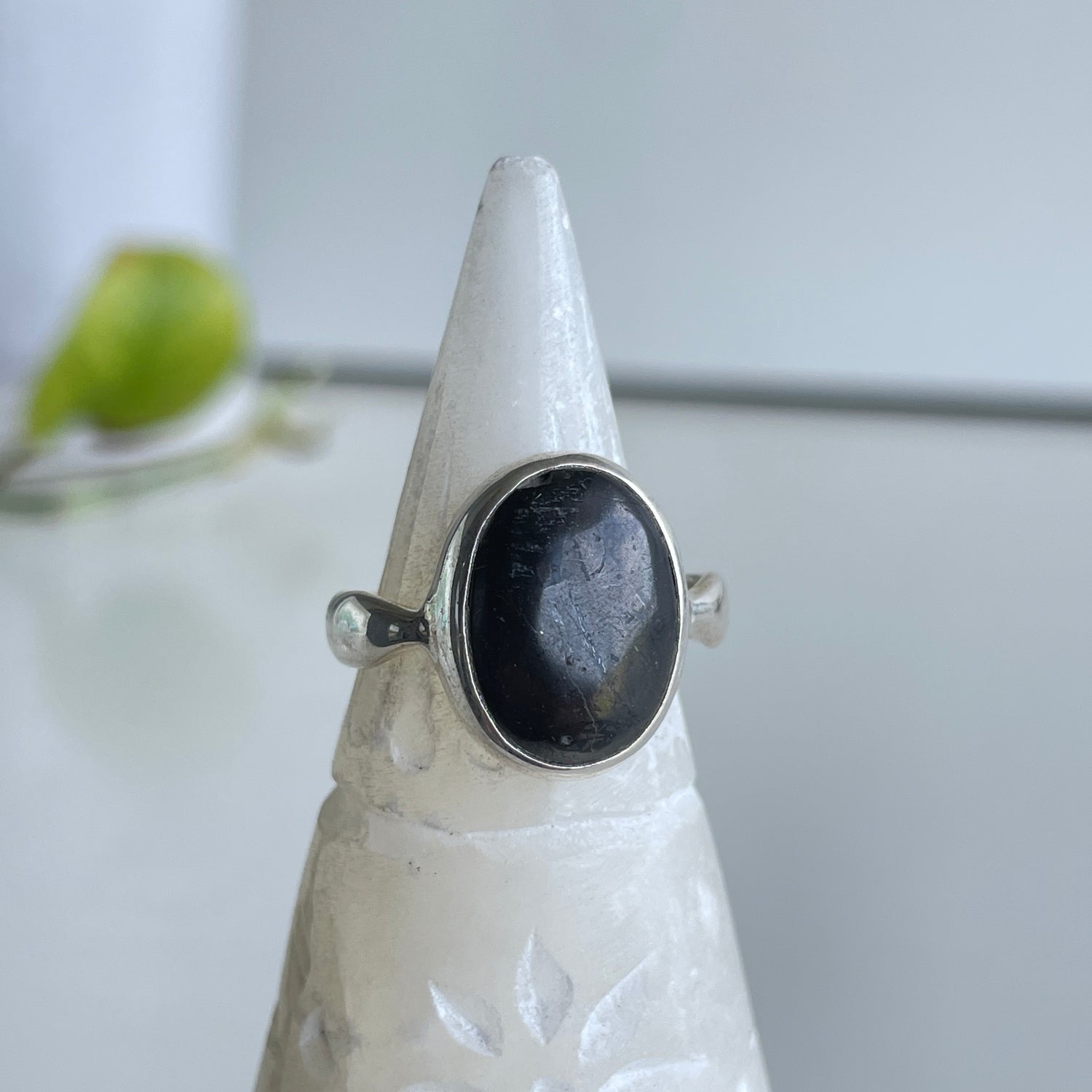 Shungite Oval Ring Sz8