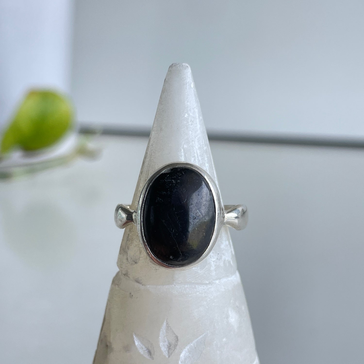 Shungite Oval Ring Sz8